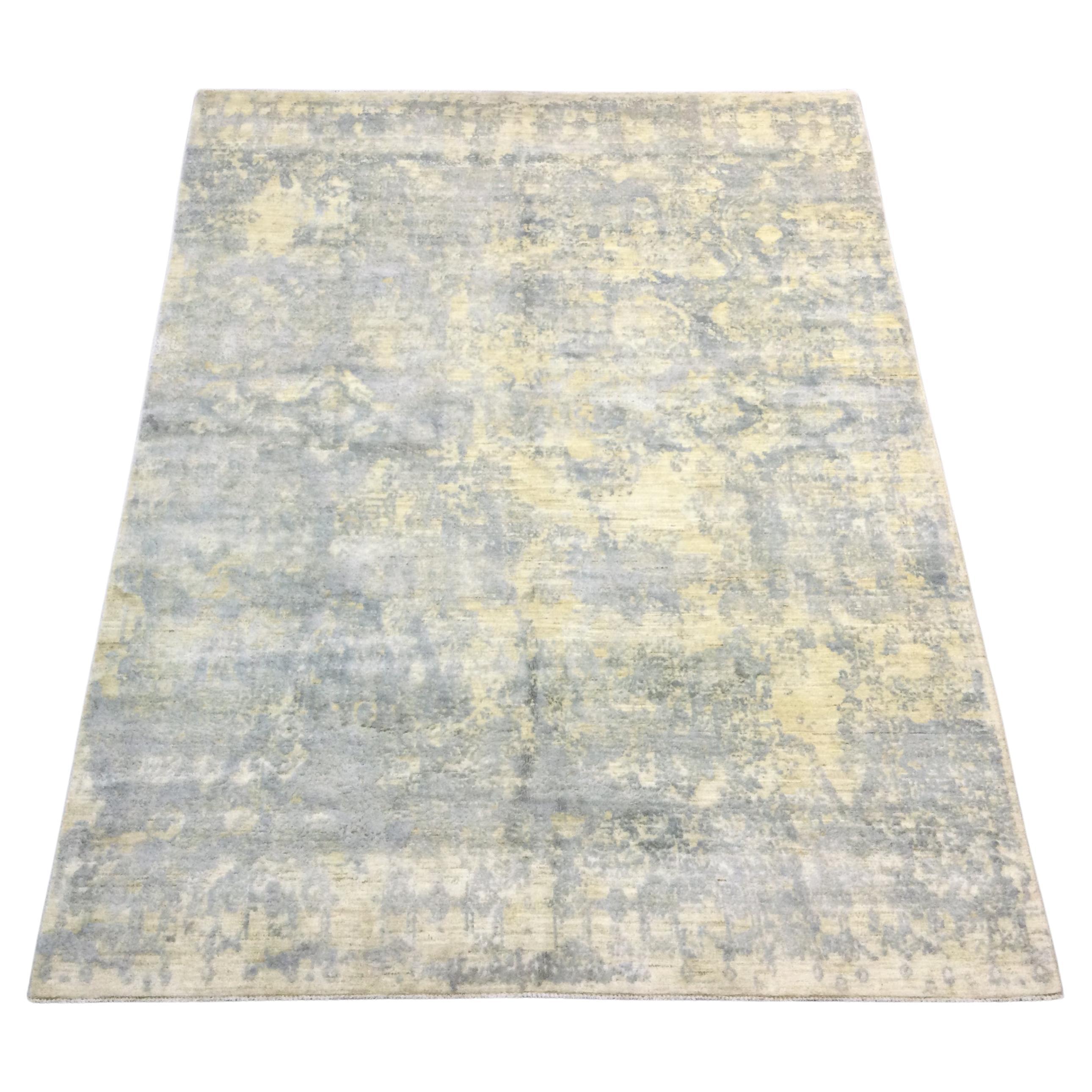 Contemporary Rug. Abstract Design. 3.20 X 2.45 m. For Sale