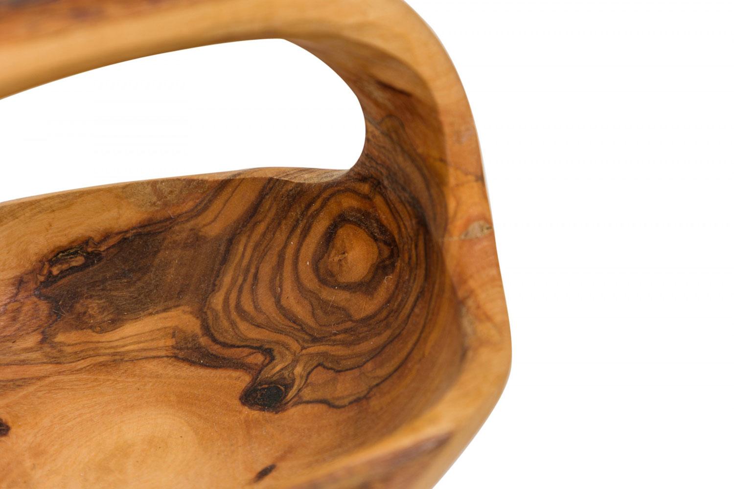 Zeitgenössischer rustikaler moderner organischer Form kleiner Olivenholzkorb im Zustand „Gut“ im Angebot in Queens, NY