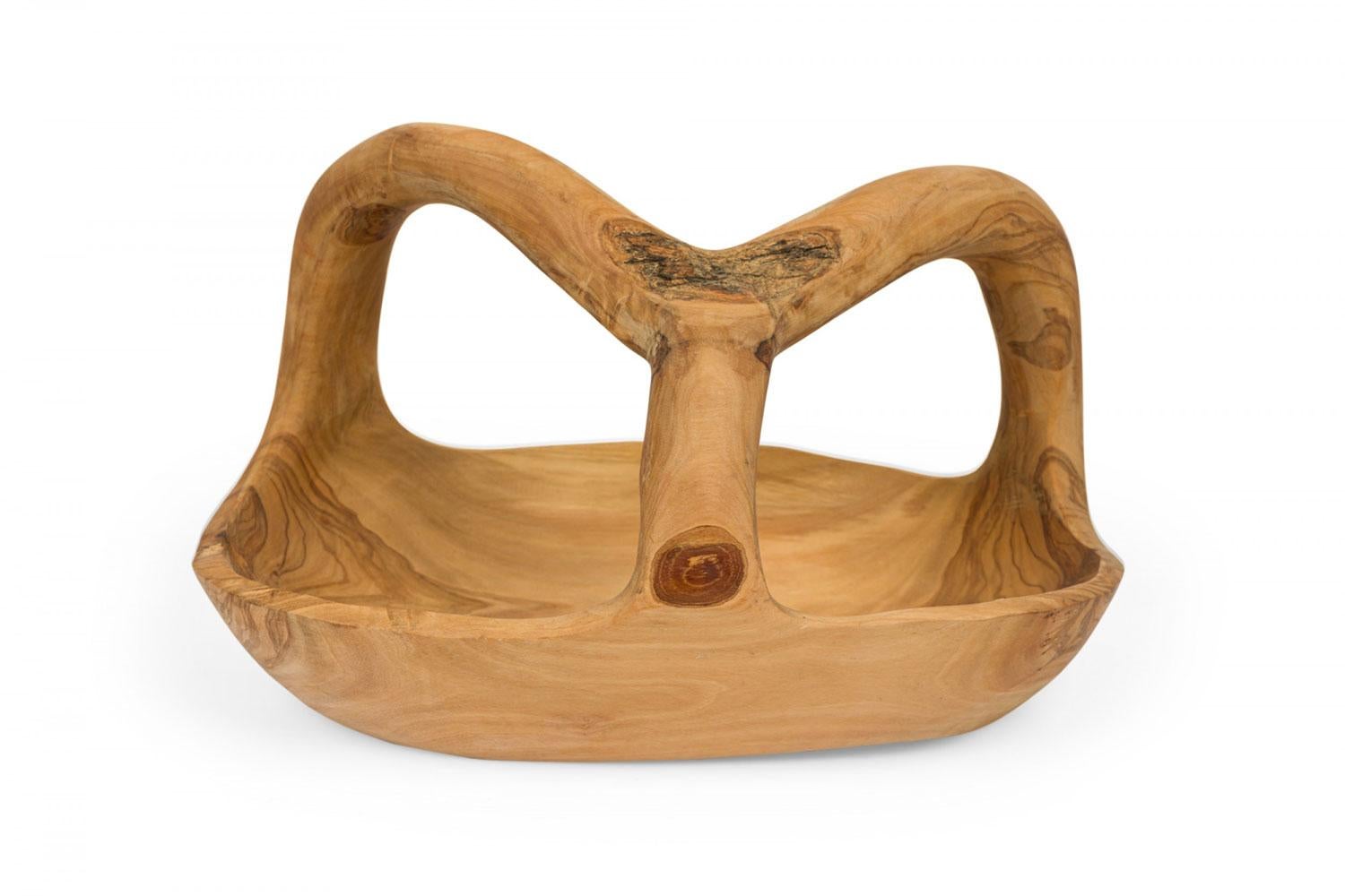 Zeitgenössisch Rustikal Modern Organische Form Holzkorb (Geschnitzt) im Angebot