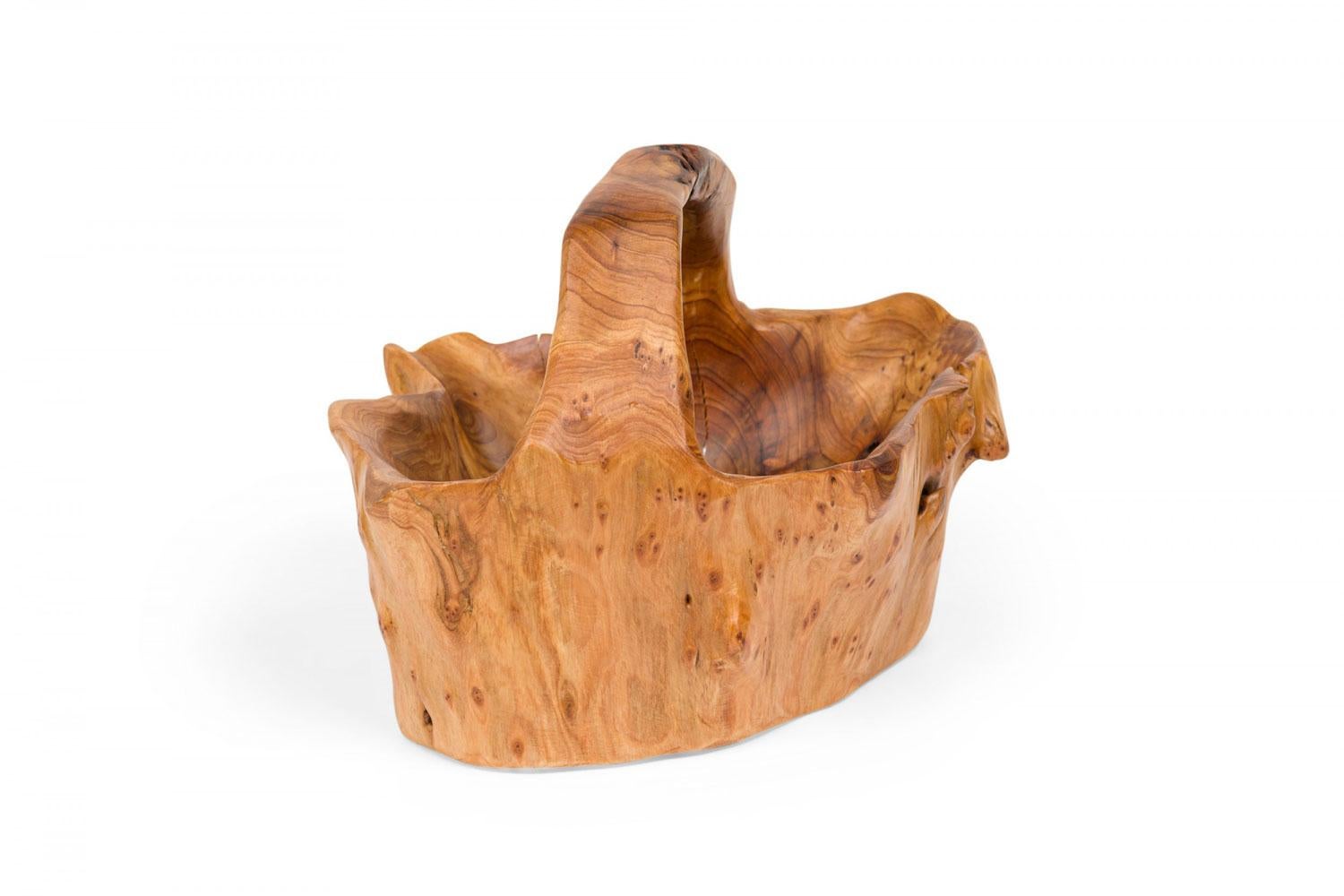 Rustikaler, organischer Korb aus Olivenholz im Zustand „Gut“ im Angebot in Queens, NY