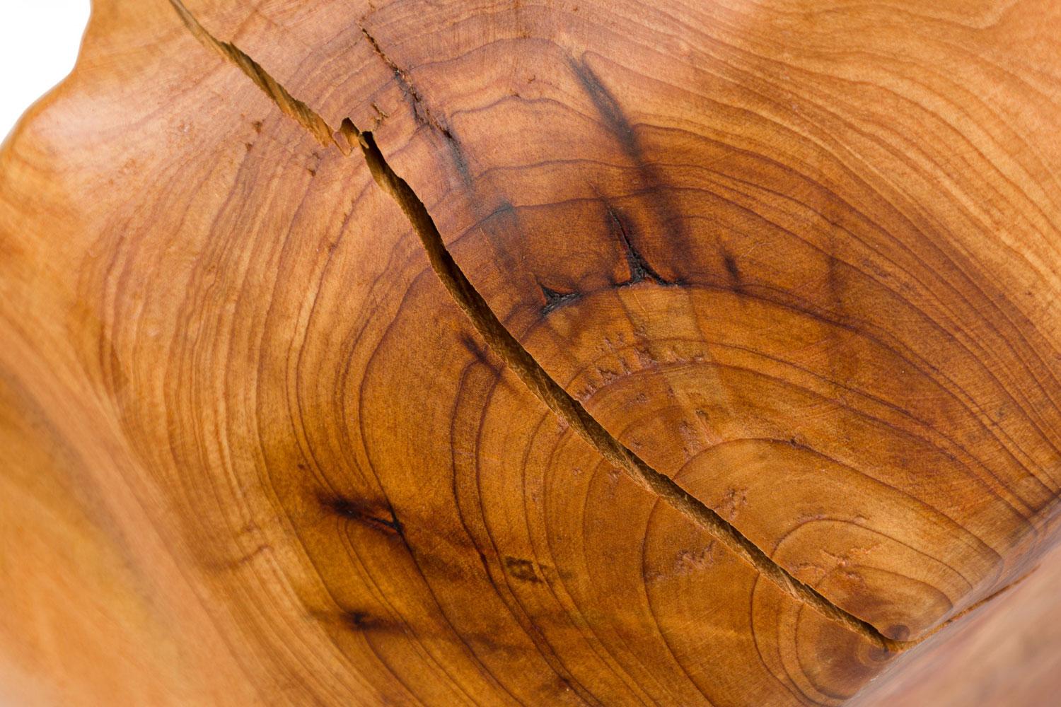 Rustikaler, organischer Korb aus Olivenholz im Angebot 2