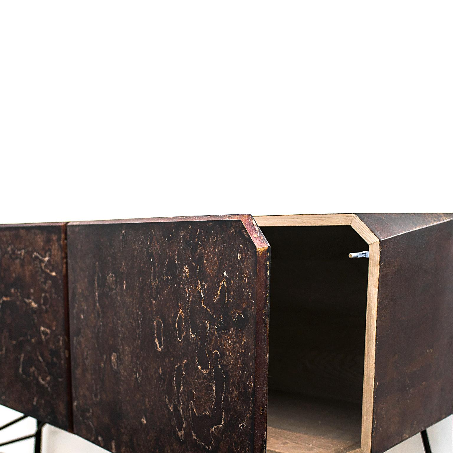 Contemporary Rusty Buffet Triarm, Silver Wood Inside, Limited Edition  im Zustand „Neu“ im Angebot in Sao Paulo, BR