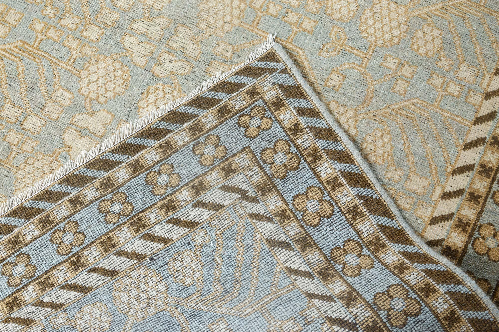 Zeitgenössischer Samarkand handgefertigter Wollteppich in traditionellem Design von Doris Leslie Blau im Angebot 2