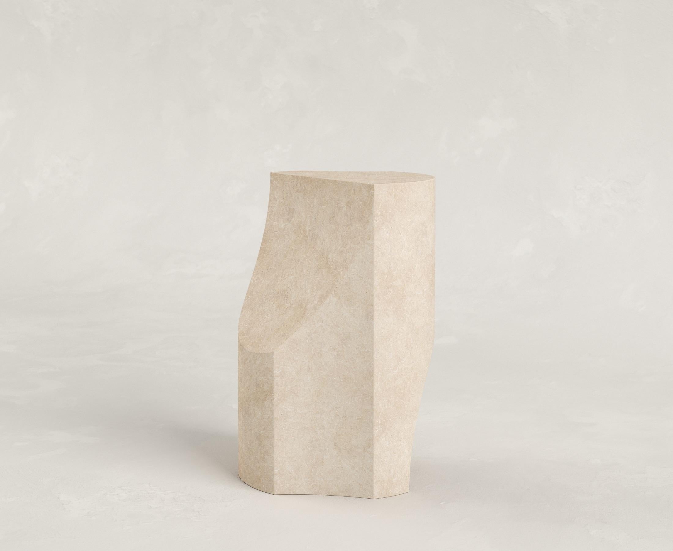 Contemporary sand colored Italian limestone Scolpito Side Table In New Condition For Sale In 1204, CH