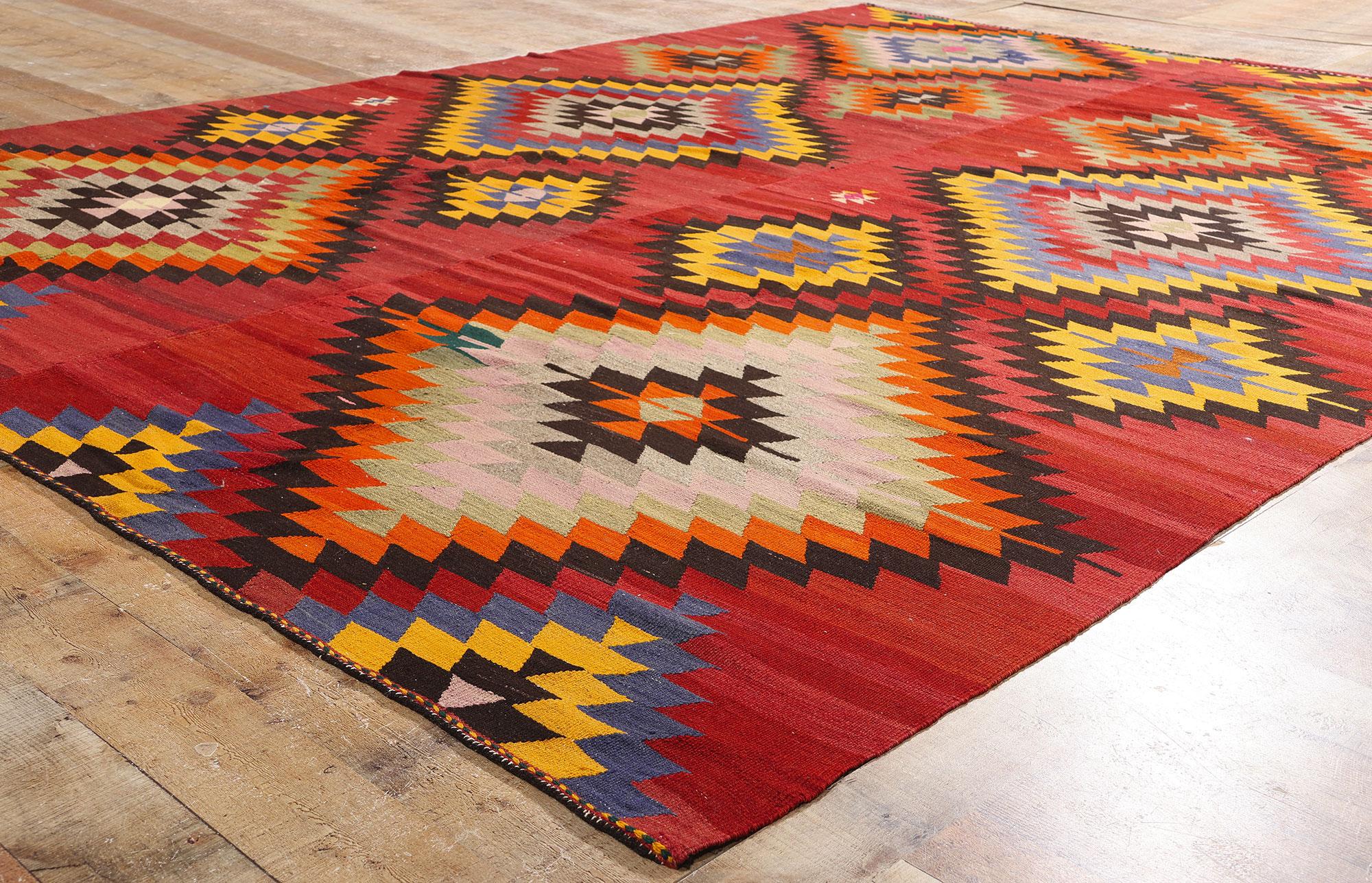 Alfombra Kilim turca de los años 60 con estilo tribal moderno siglo XX en venta