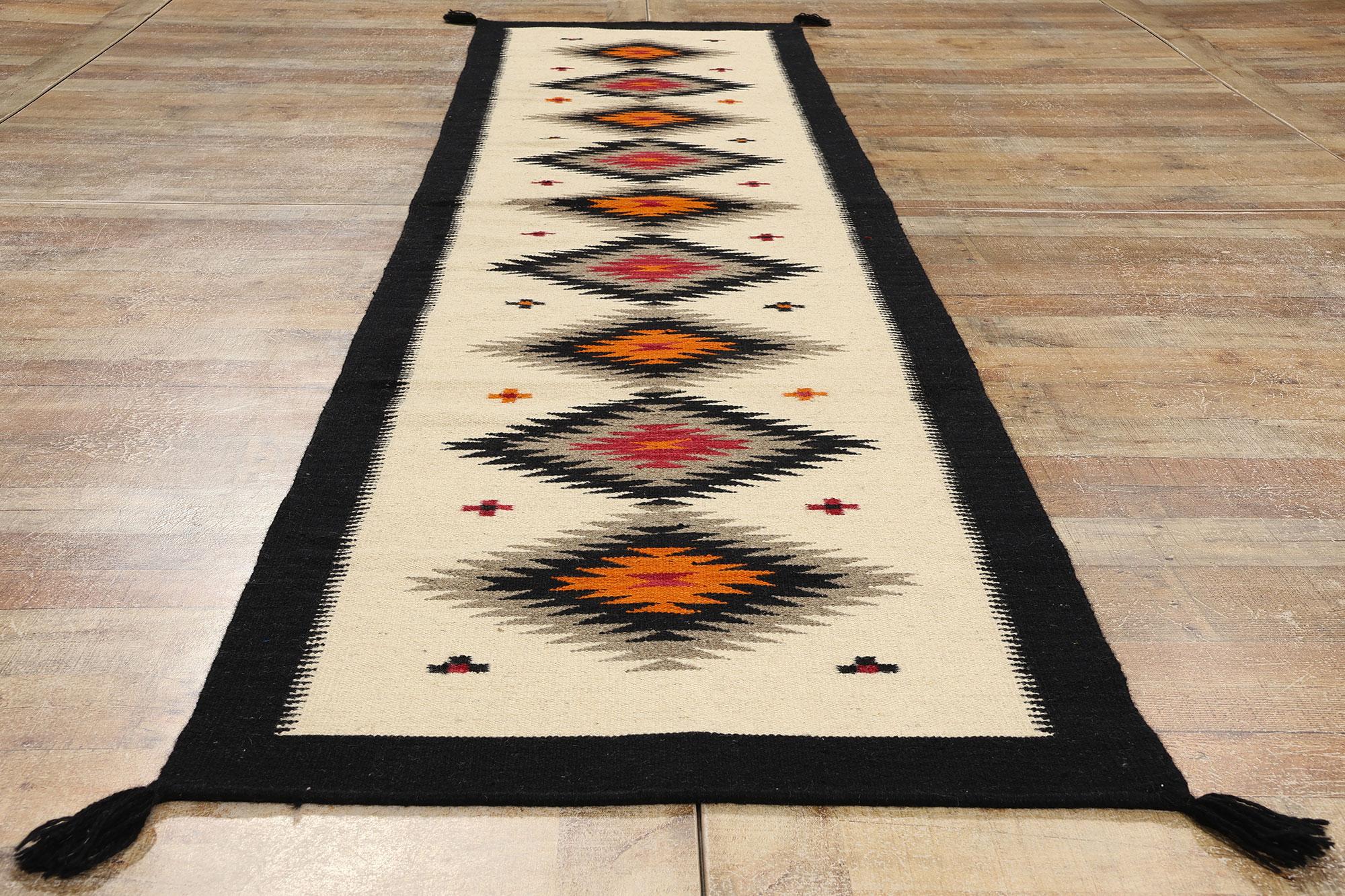 Contemporary Santa Fe Southwest Modern Ganado Navajo-Style Rug In New Condition For Sale In Dallas, TX