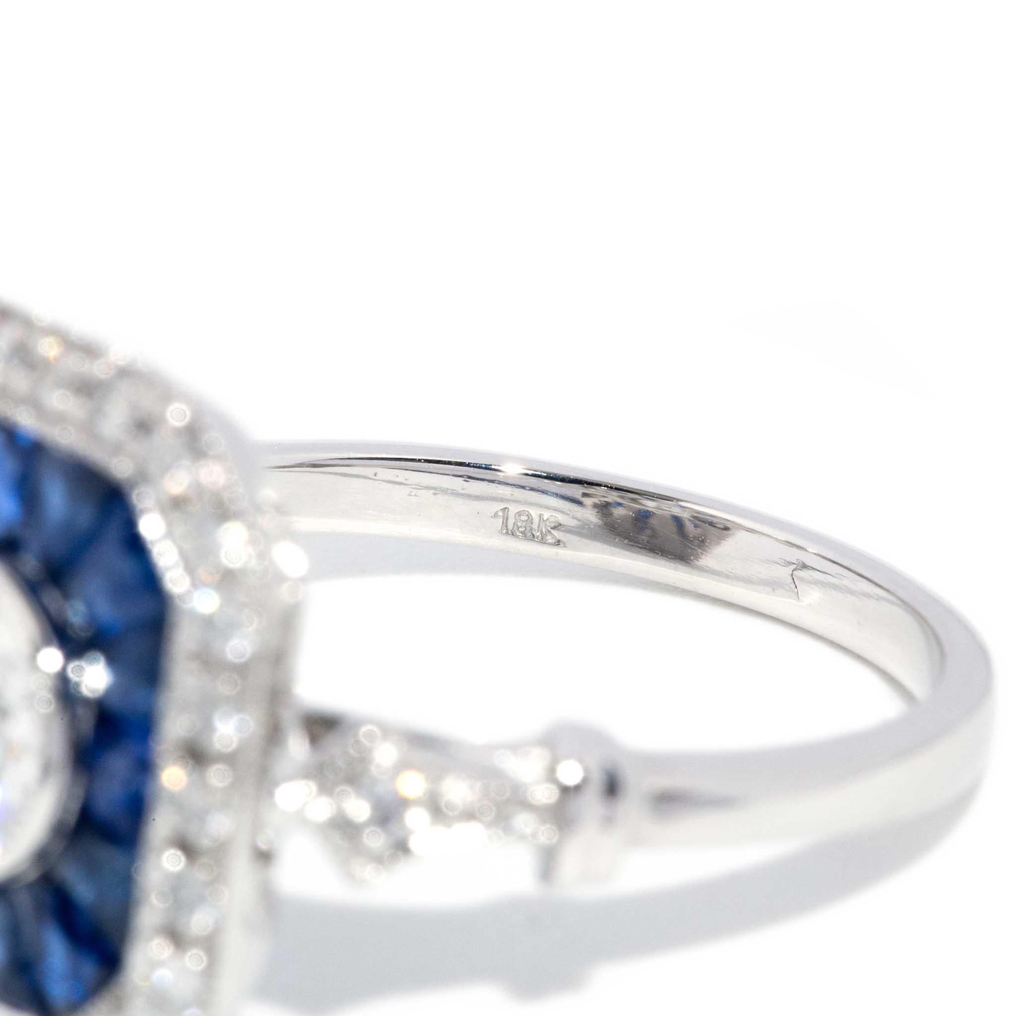 Anello contemporaneo con zaffiro e diamante da 1,14 carati di ispirazione Art Deco in oro bianco 18 carati in vendita 3