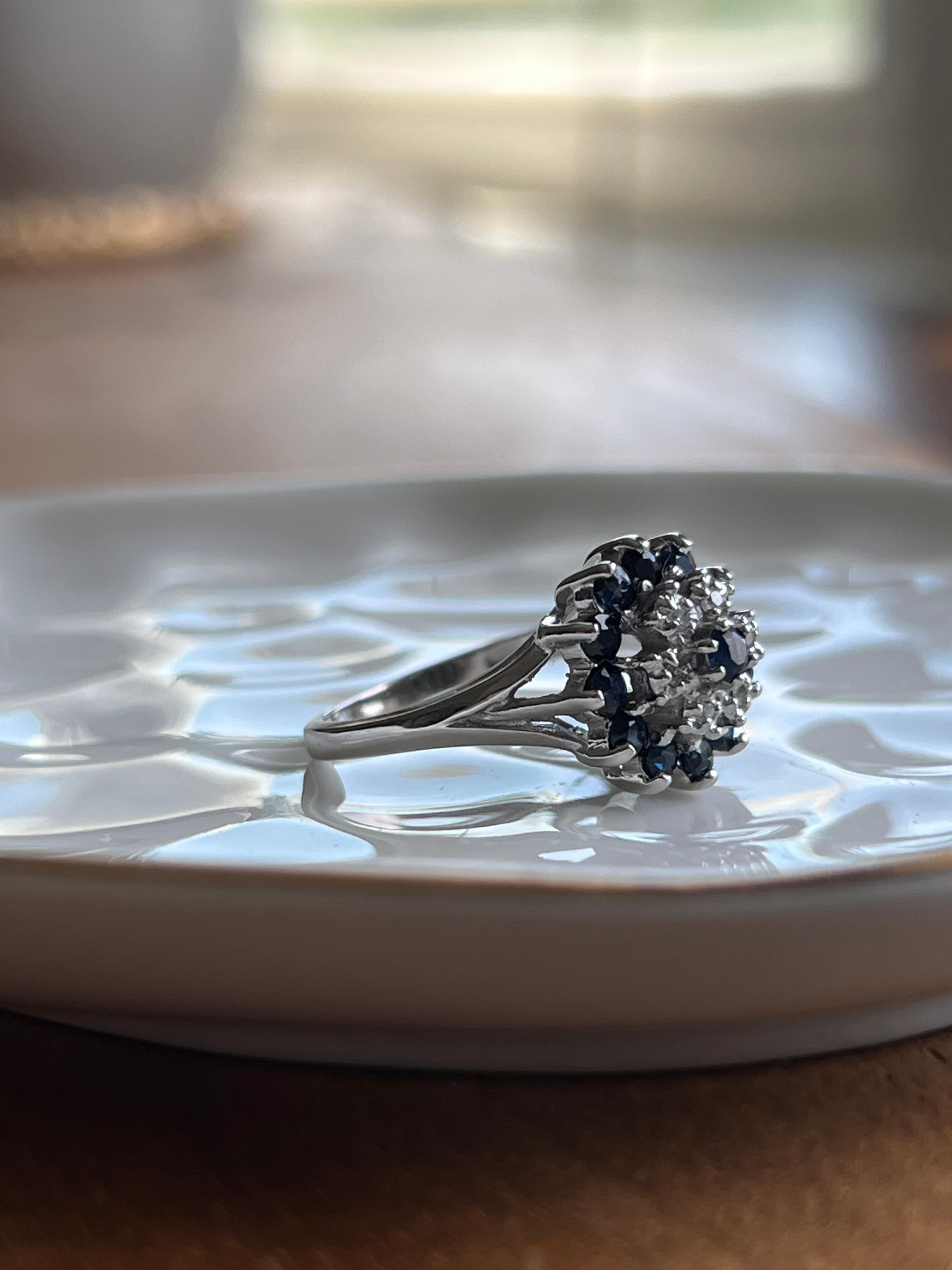 Taille ronde Contemporary Sapphire and Diamond 14k White Gold Cluster Ring en vente