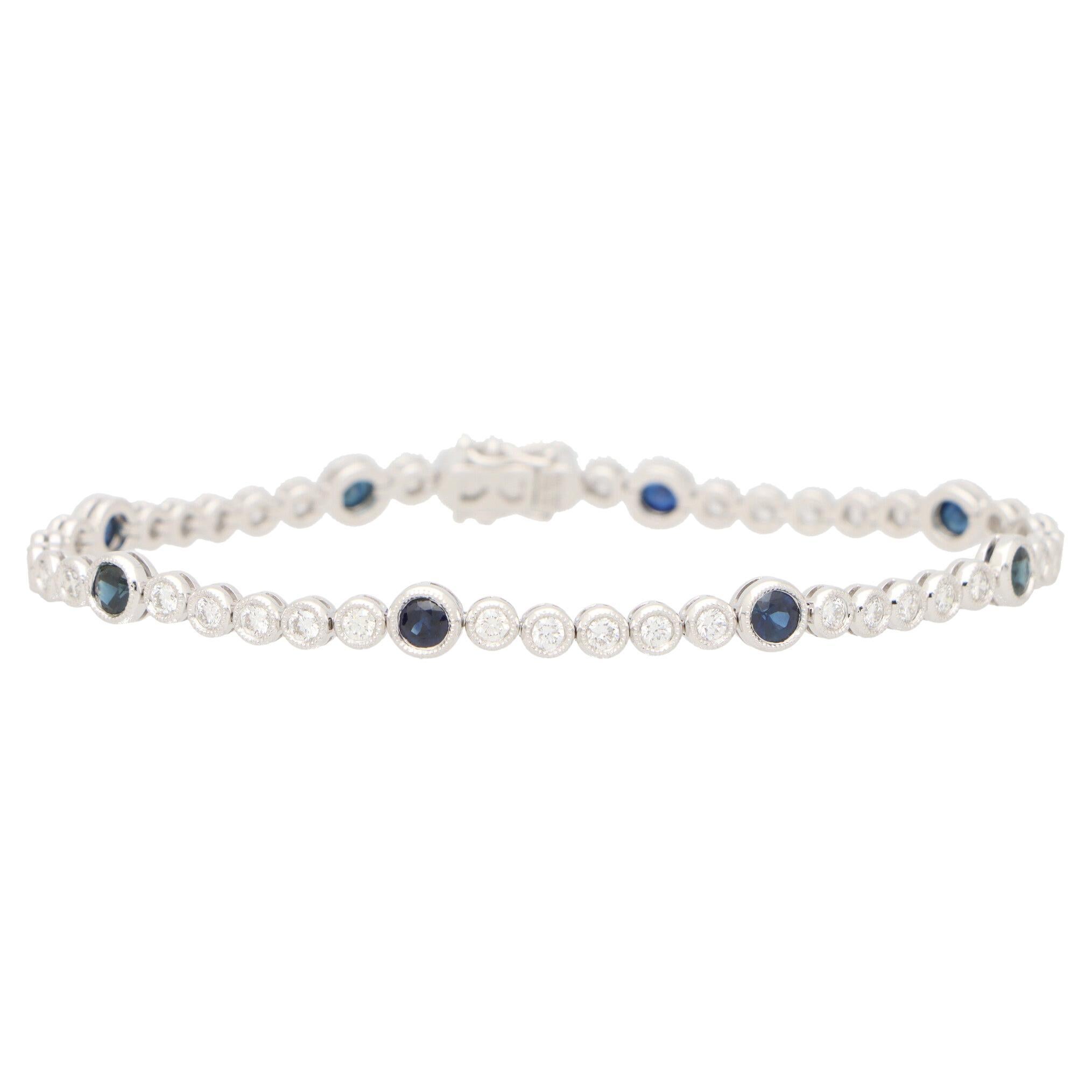 Zeitgenössisches Saphir- und Diamant-Linienarmband aus 18k Weißgold