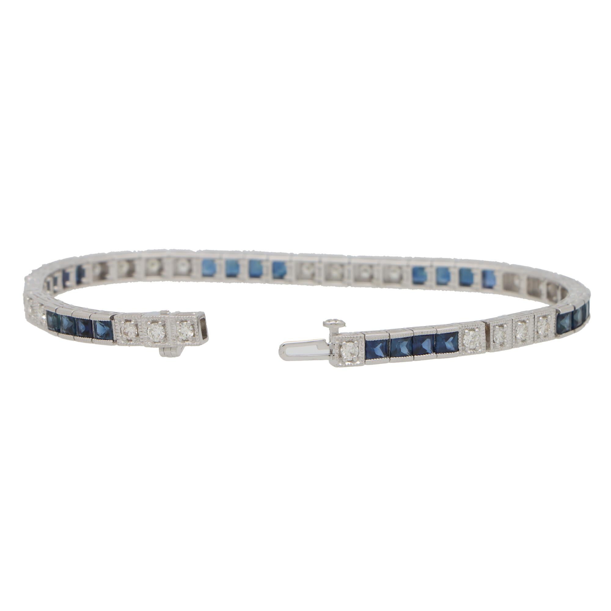 Taglio rotondo Bracciale tennis contemporaneo con linea di zaffiri e diamanti in oro bianco 18 ct. in vendita