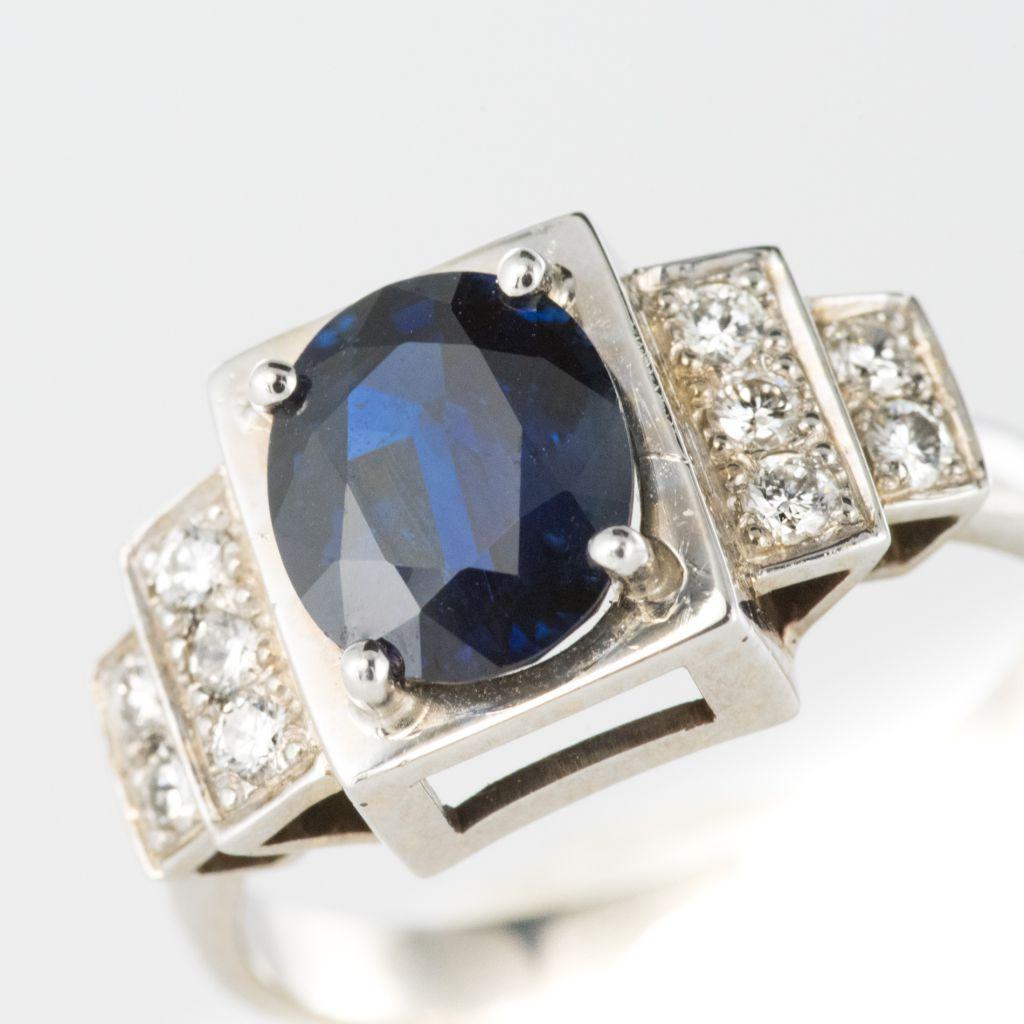 Women's Art Deco Style Sapphire Diamond 18 Karat White Gold Ring For Sale