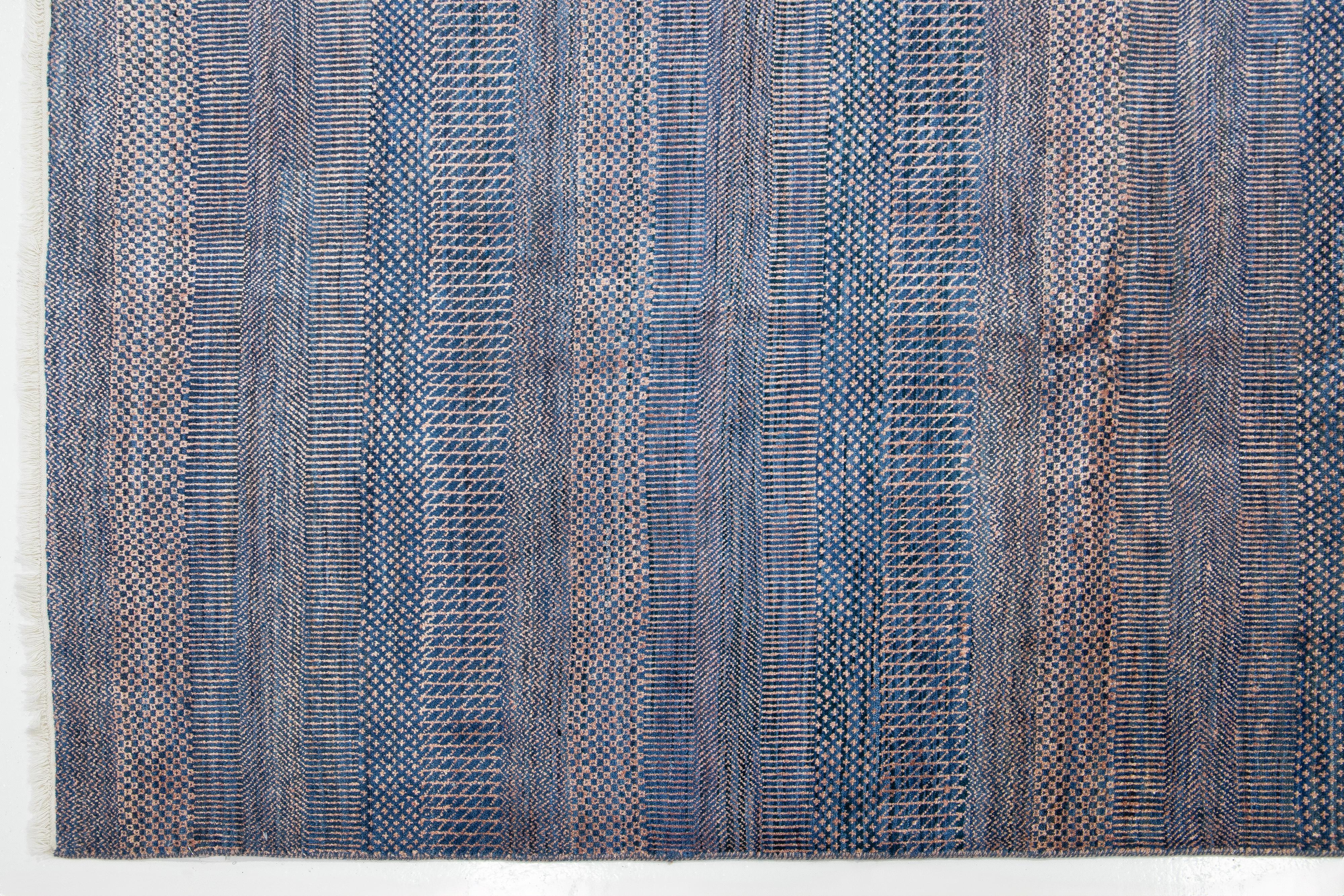 Laine Tapis géométrique contemporain en laine Savannah, bleu en vente