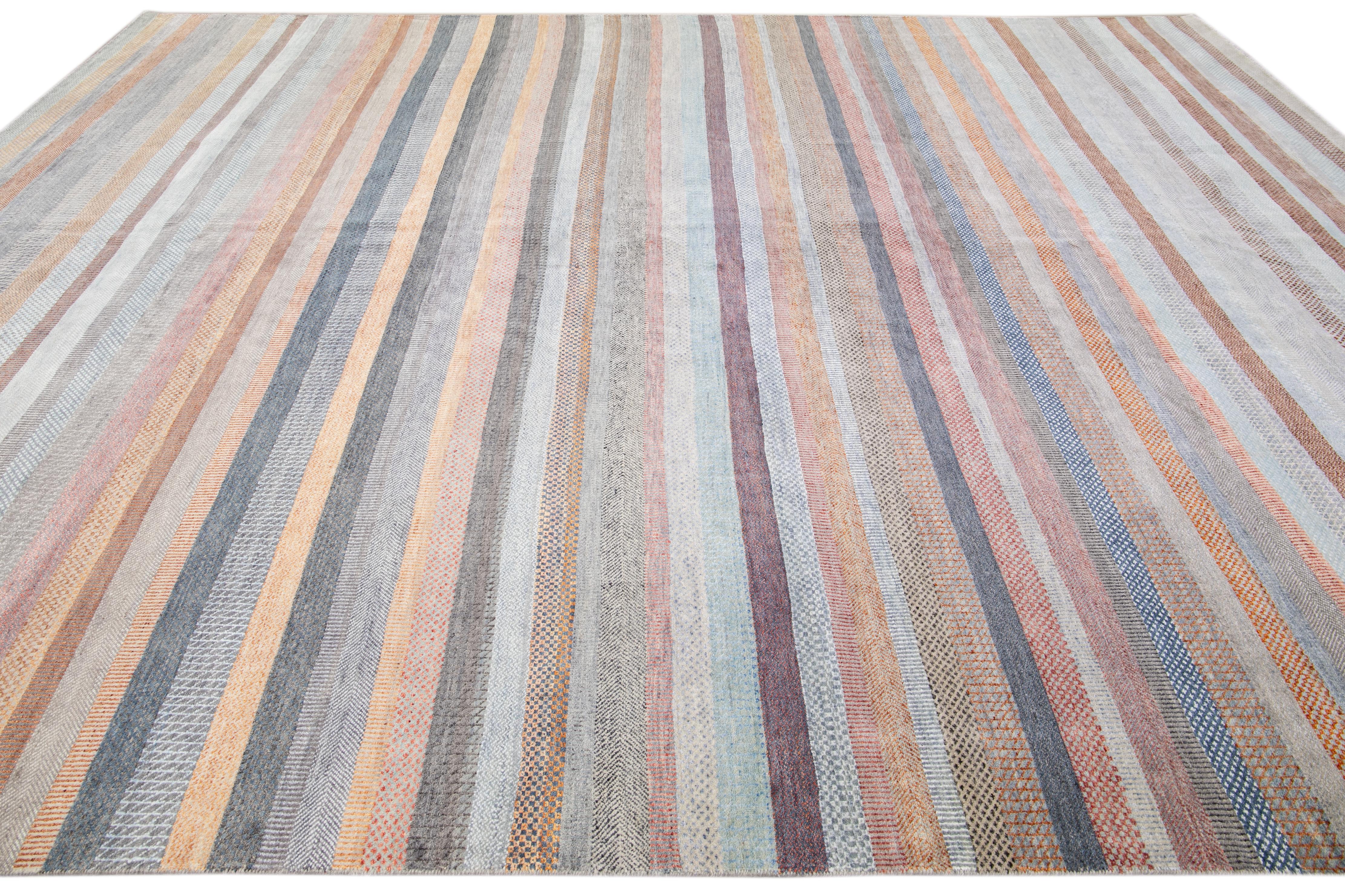 Contemporary Savannah Handmade Multicolor Striped Pattern Oversize Wool Rug In New Condition For Sale In Norwalk, CT