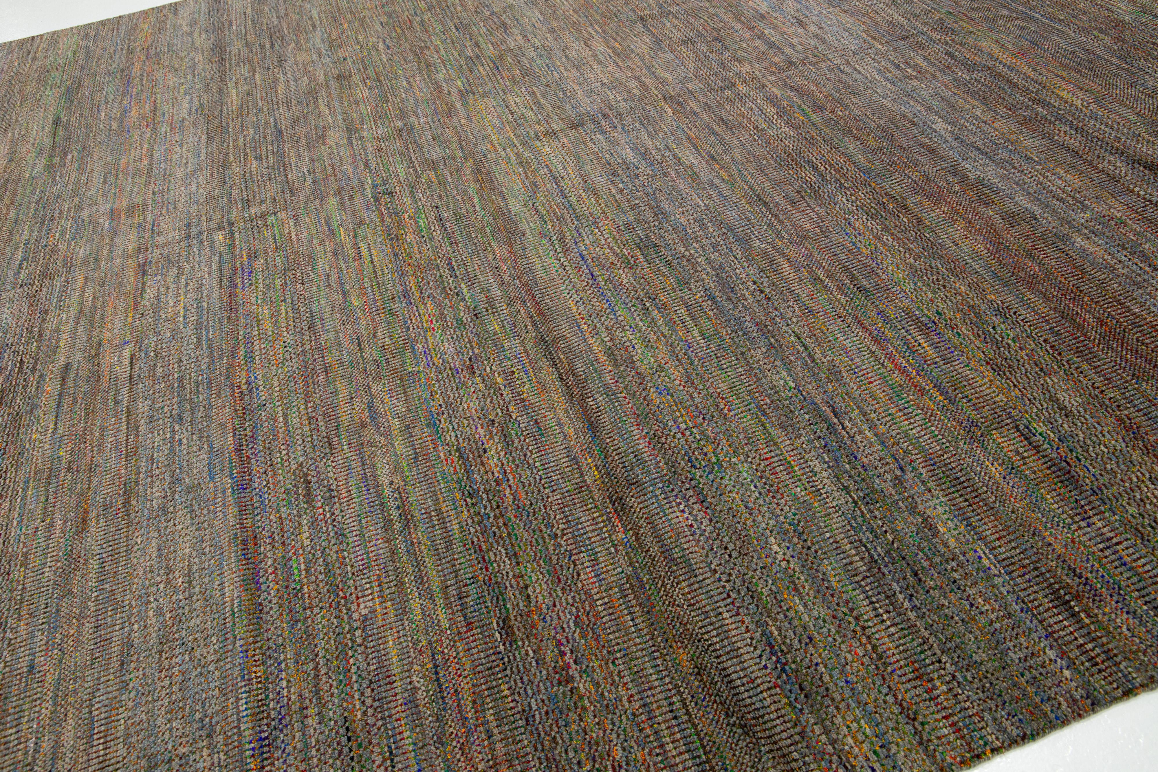 Contemporary Savannah Wool Rug Handmade With Multicolor Geometric Pattern (Handgeknüpft) im Angebot