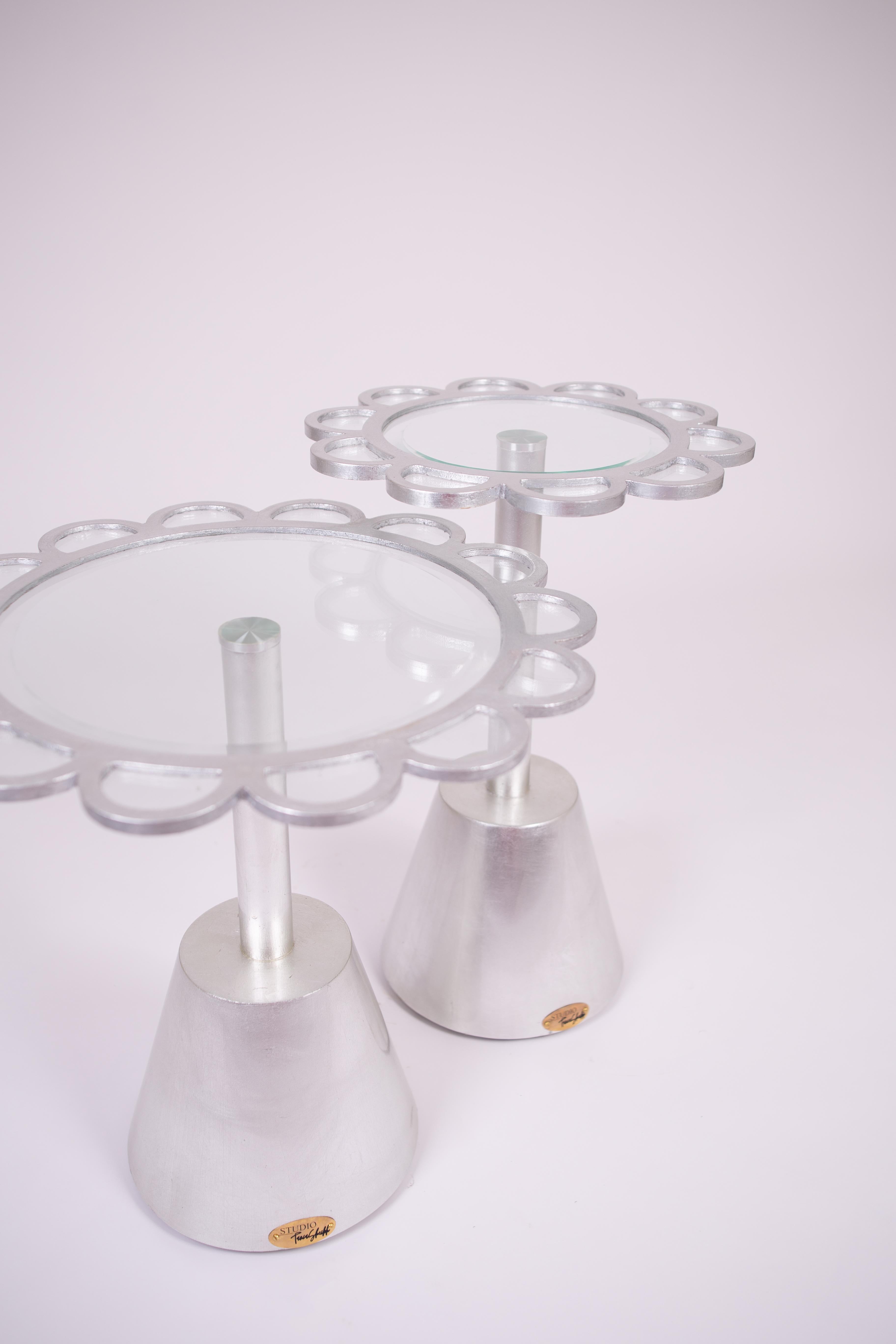 Contemporary Scalloped Floral Pedestal Side Table in Silver Leaf Finish In New Condition For Sale In Mississauga, Ontario