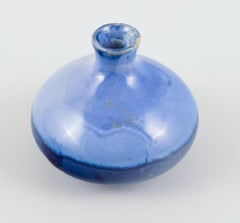 Céramistes scandinaves contemporains, une collection de sept vases miniatures