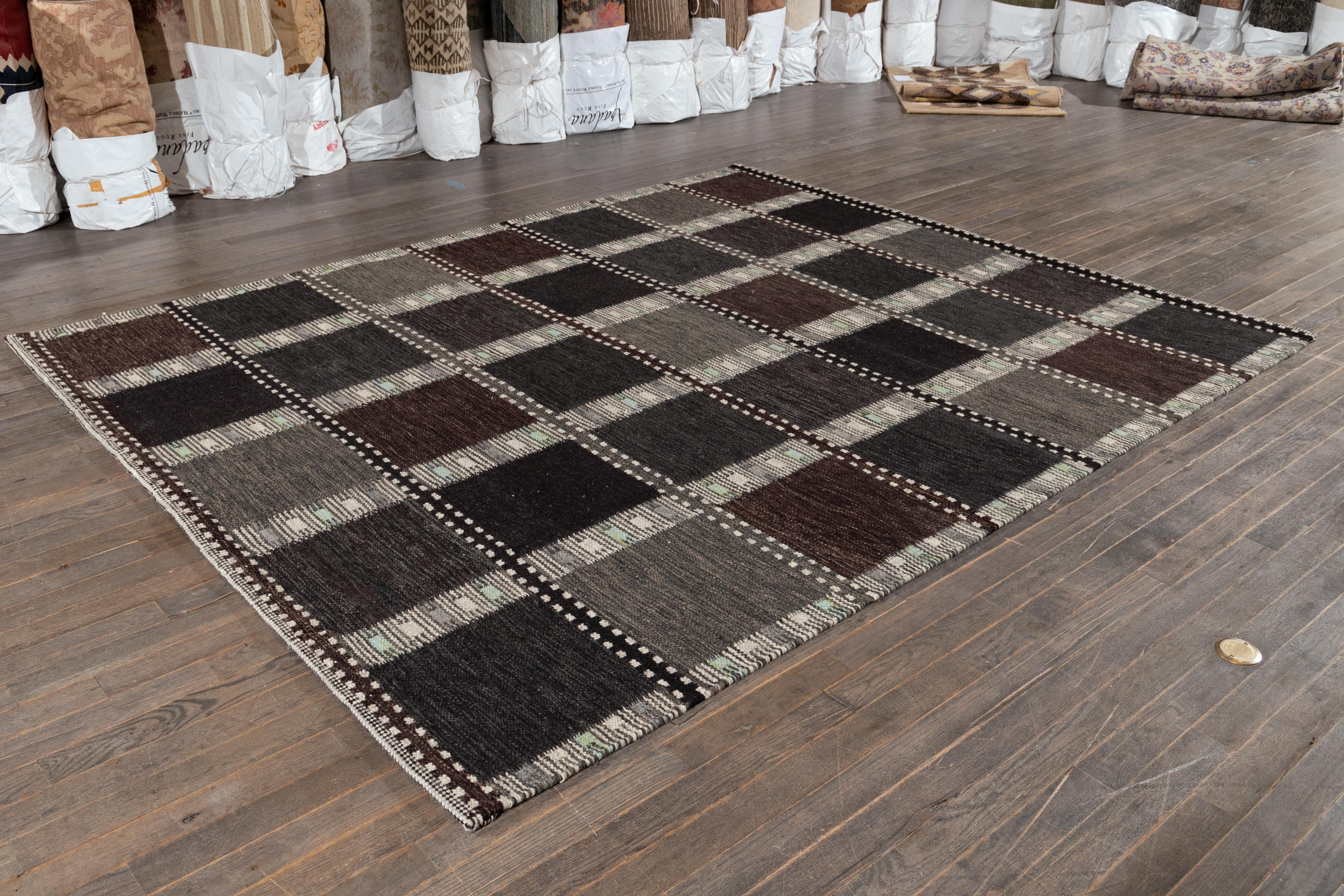 Lana Tappeto scandinavo contemporaneo in lana a trama piatta con motivo geometrico color terra in vendita