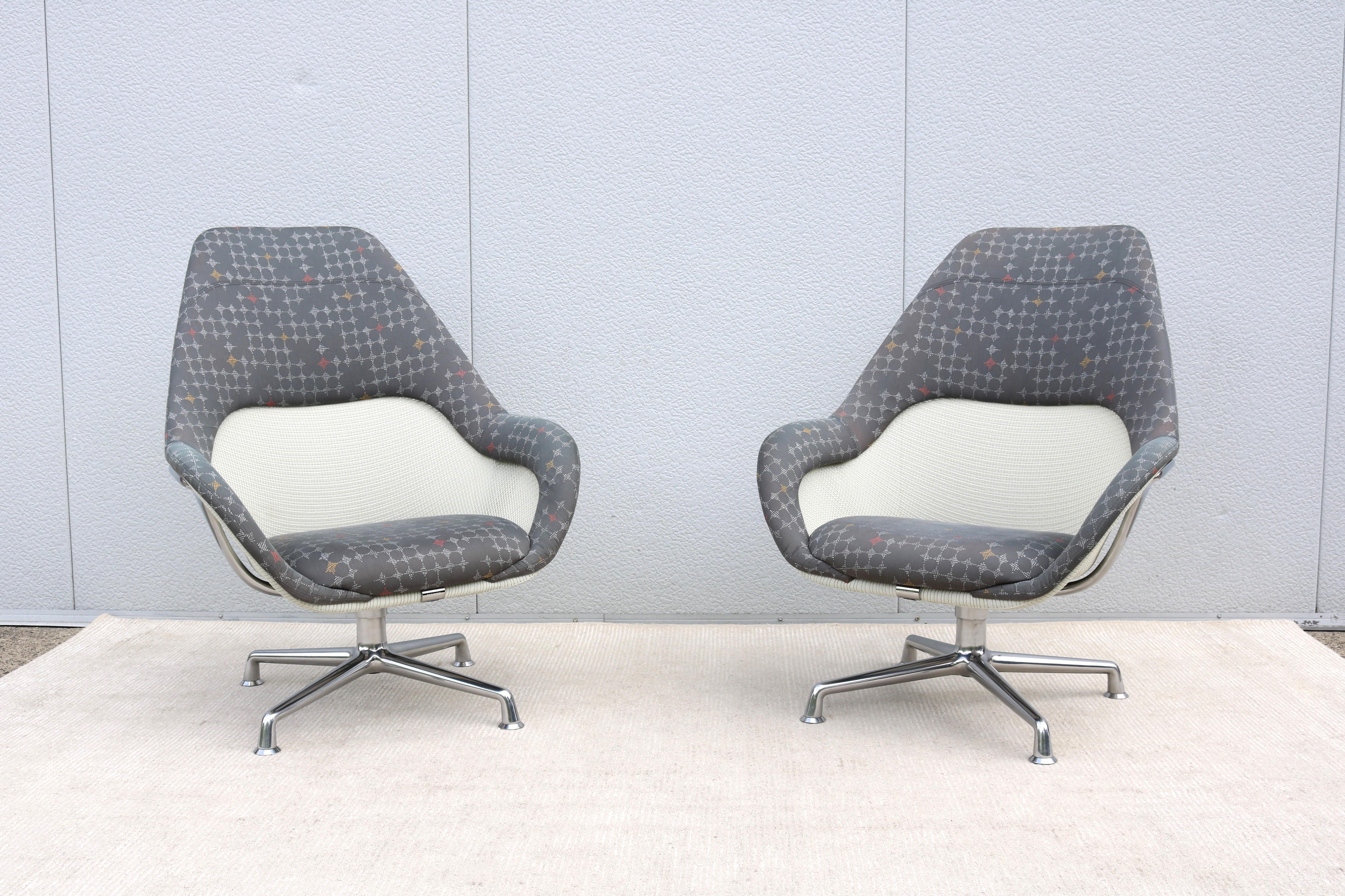 Contemporary Scott Wilson für Coalesse SW_1 Grauer Hochlehner-Lounge-Drehstuhl im Zustand „Gut“ im Angebot in Secaucus, NJ