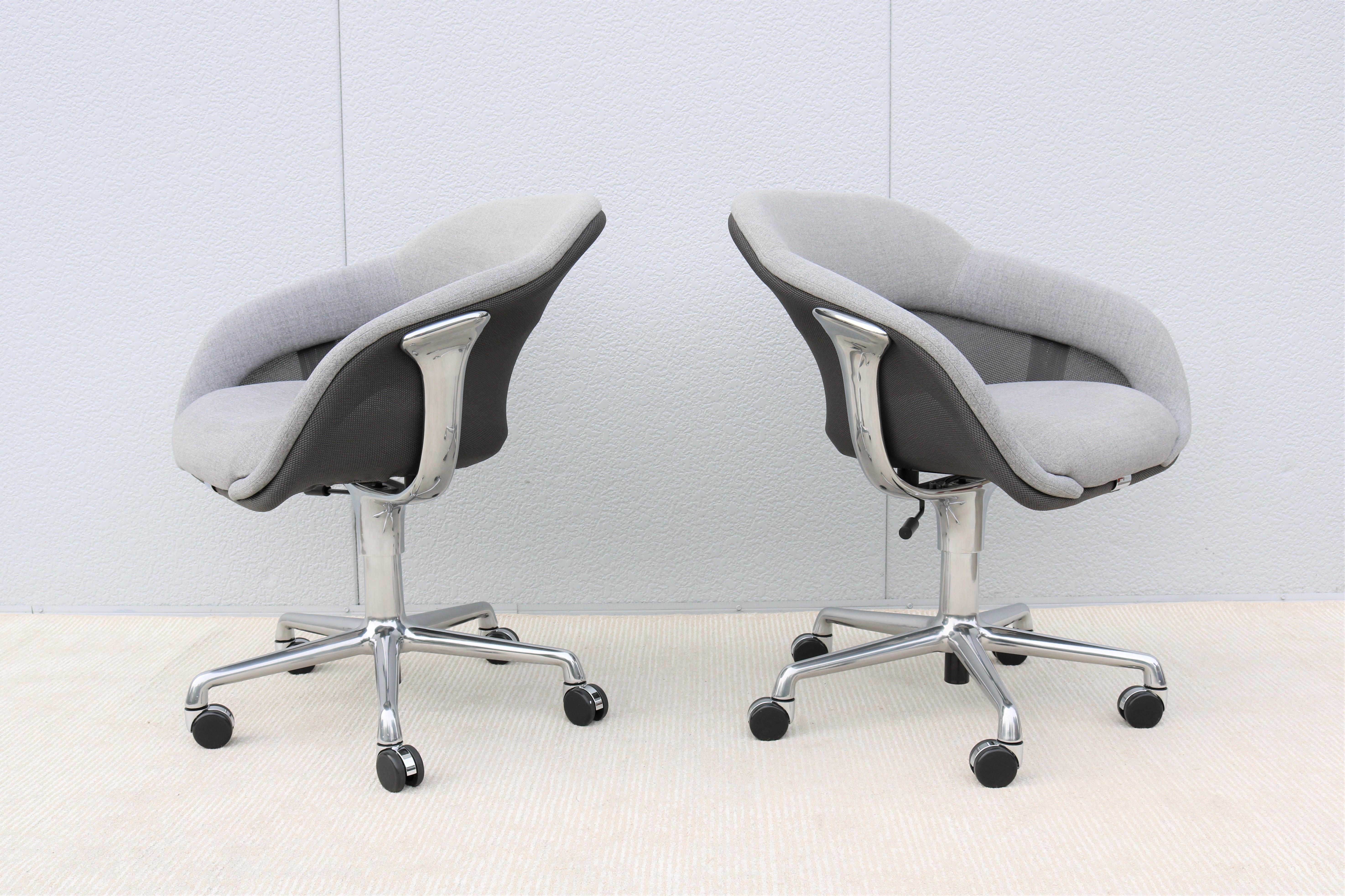 Modern Contemporary Scott Wilson for Coalesse SW_1 Swivel Conference Chairs, Set of 4 For Sale