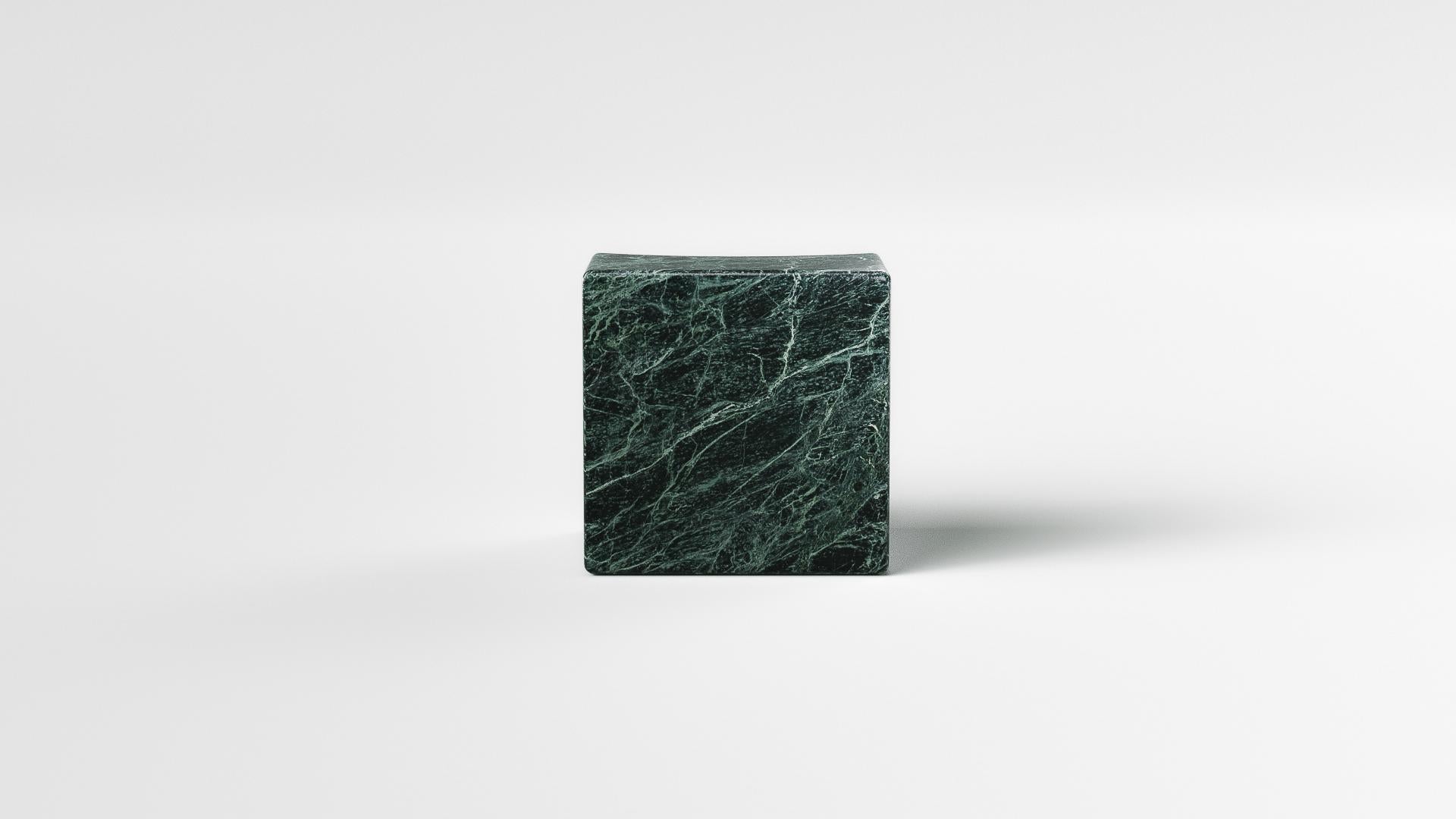 Pierre Sculpture contemporaine - Table d'appoint par Arthur Vallin en vente