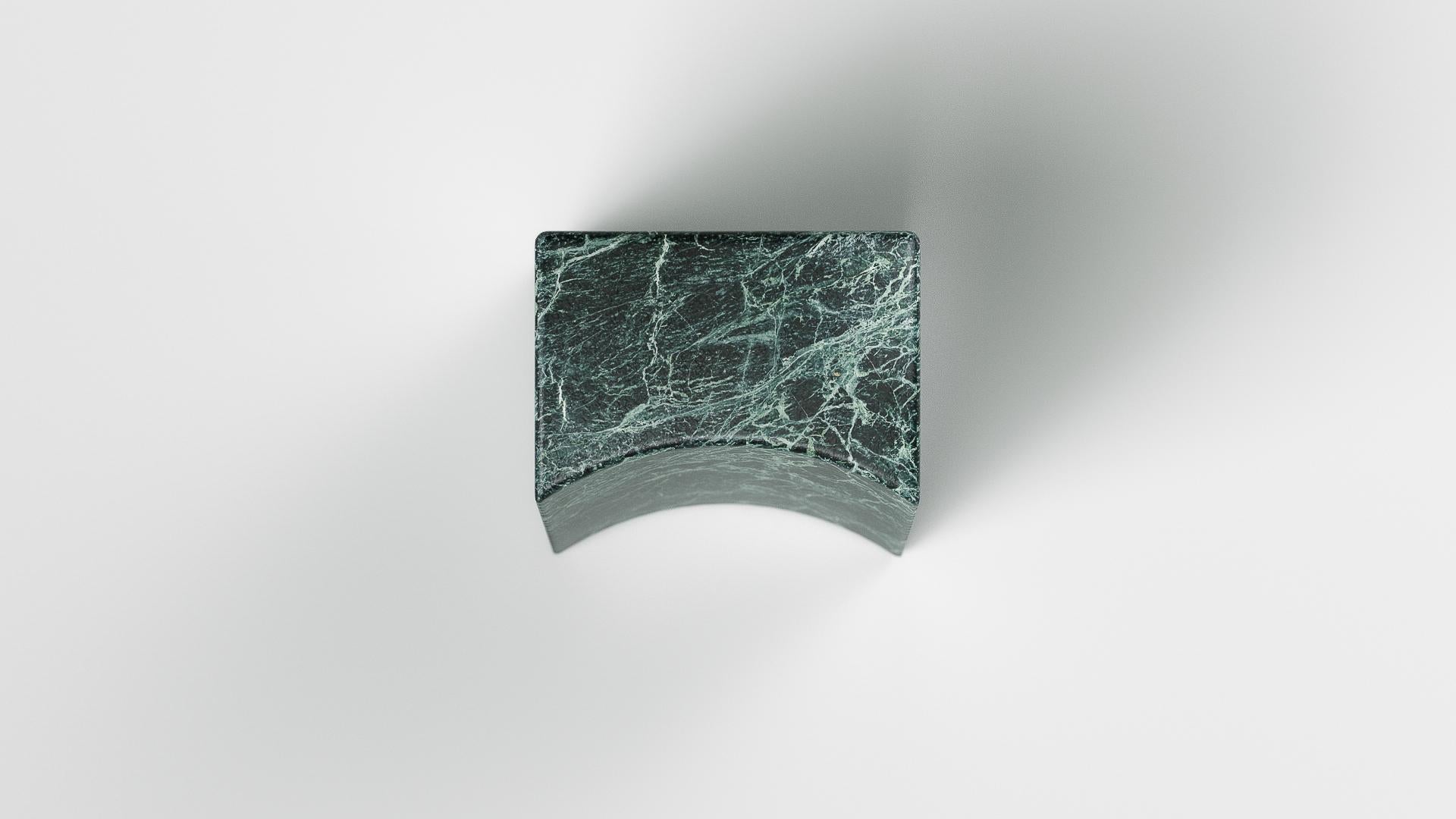 Sculpture contemporaine - Table d'appoint par Arthur Vallin en vente 1