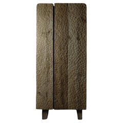 Zeitgenössischer Kleiderschrank aus massiver, heller Eiche mit Hammermechanik Zeitgenössischer Kleiderschrank aus massiver, heller Eiche mit Hammermechanik