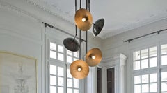 Pendentif contemporain en laiton sculpté, Tango Five Dome par Paul Matter