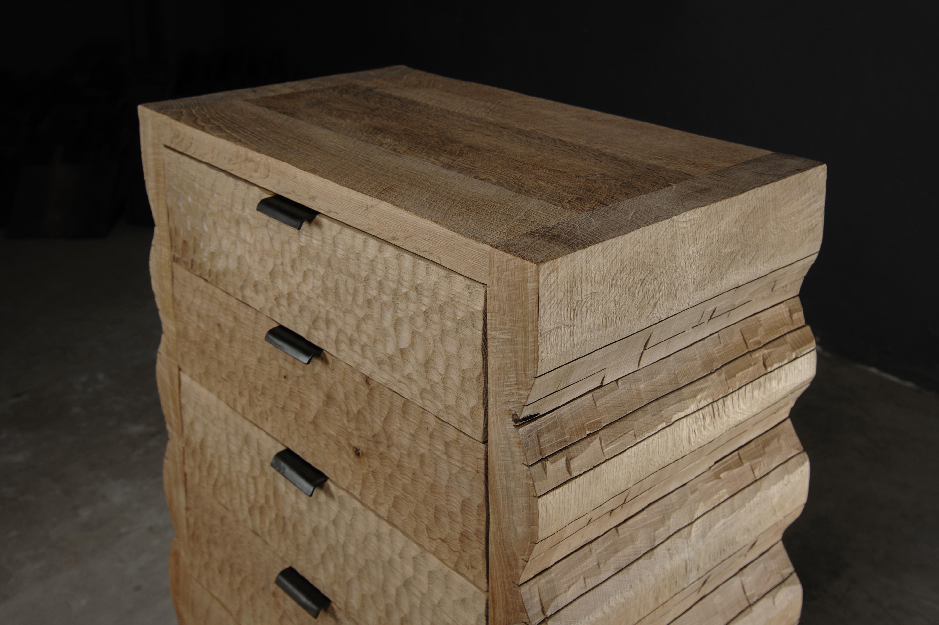 Contemporary Sculpted Chest of Drawers by Soha Concept, Solid Oak in vendita 3