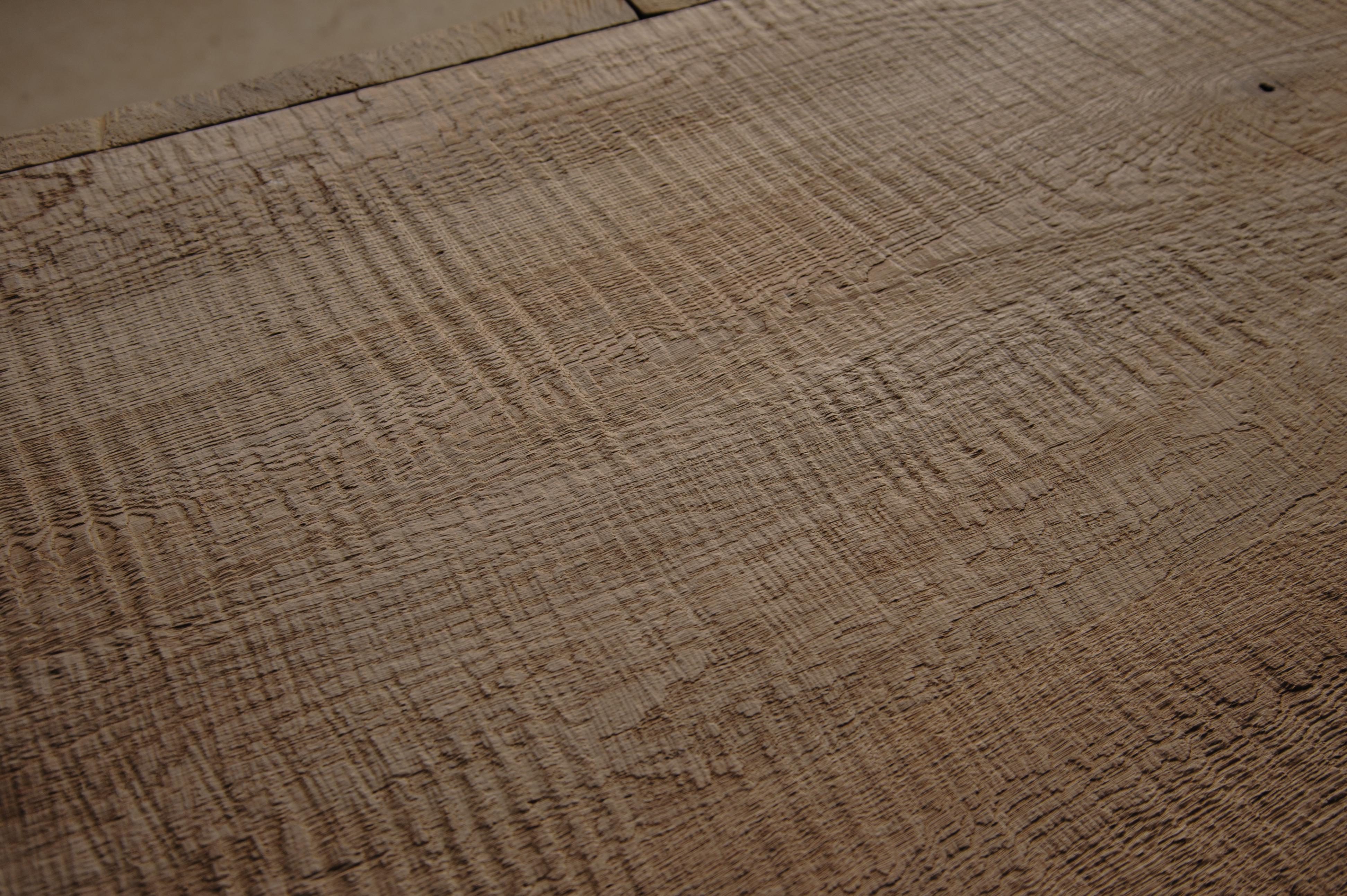 Credenza scultorea contemporanea in rovere massiccio, con texture chiara e a scacchiera in vendita 11