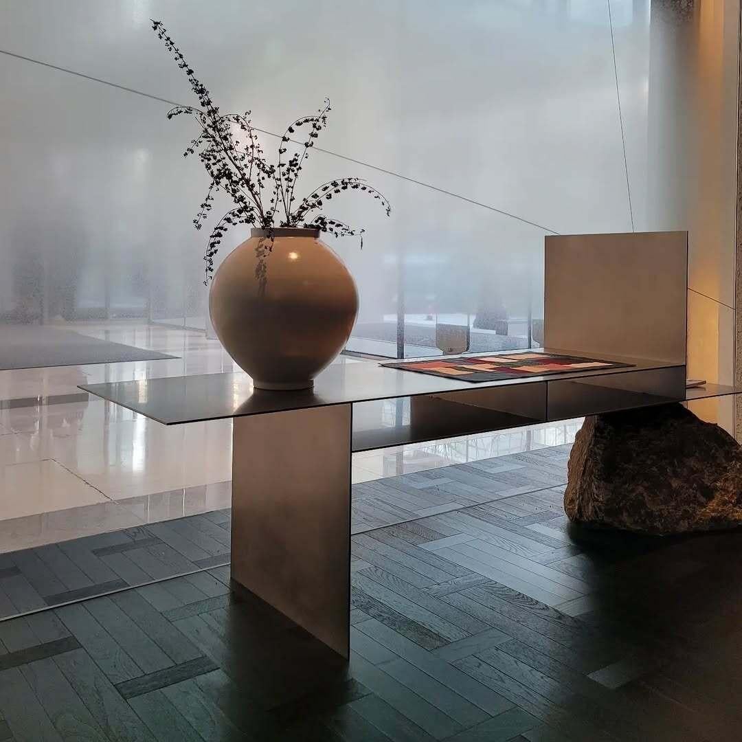 Contemporary Sculpted Stainless Steel Console with Natural Stones by Lee Sisan In New Condition For Sale In Geneve, CH