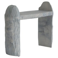 Panca contemporanea in legno scolpito tinto INTUITIVE ARCHAISME di Cedric Breisacher