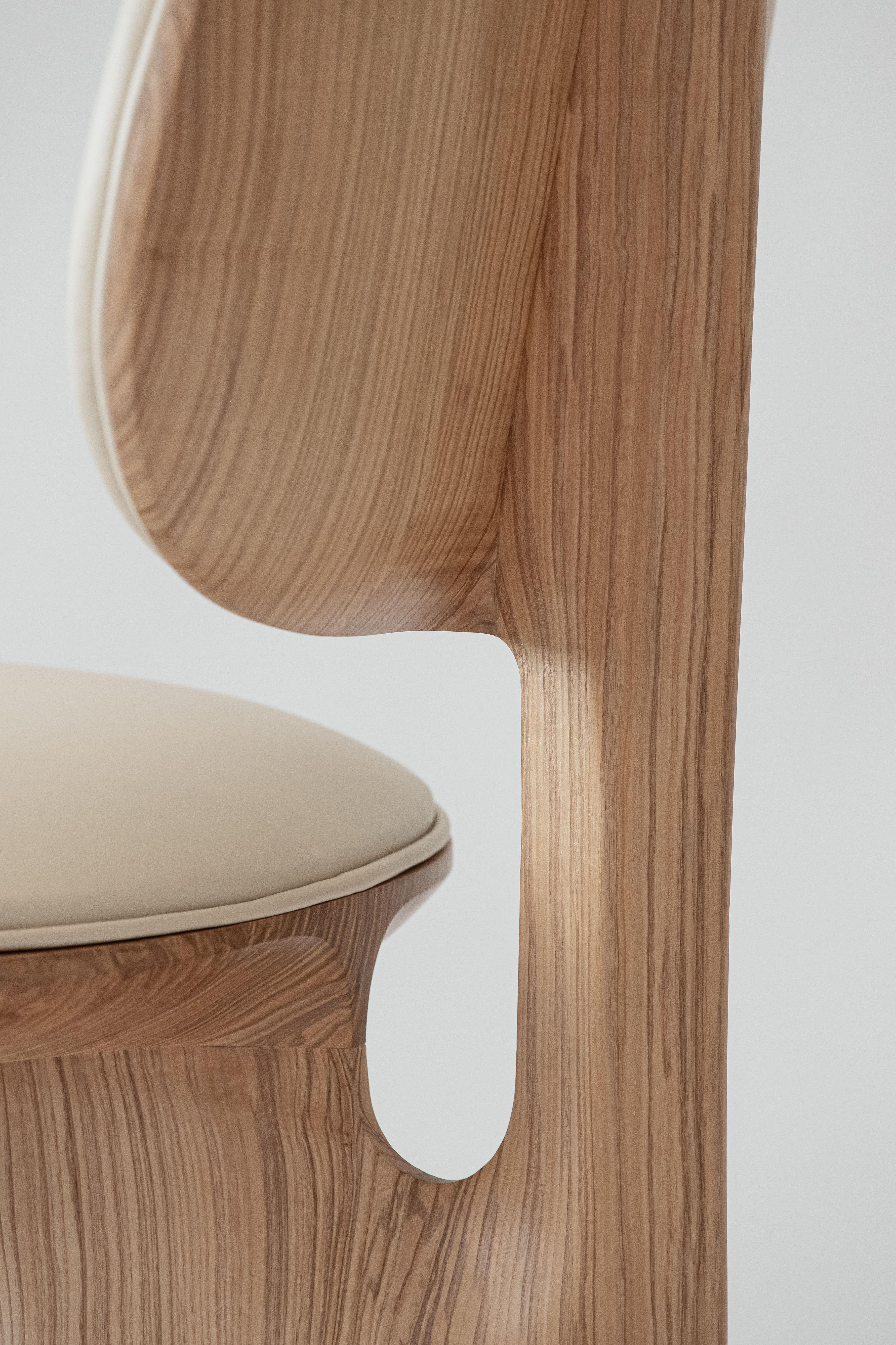 XXI secolo e contemporaneo Sedia Mobula contemporanea in legno scolpito in vendita