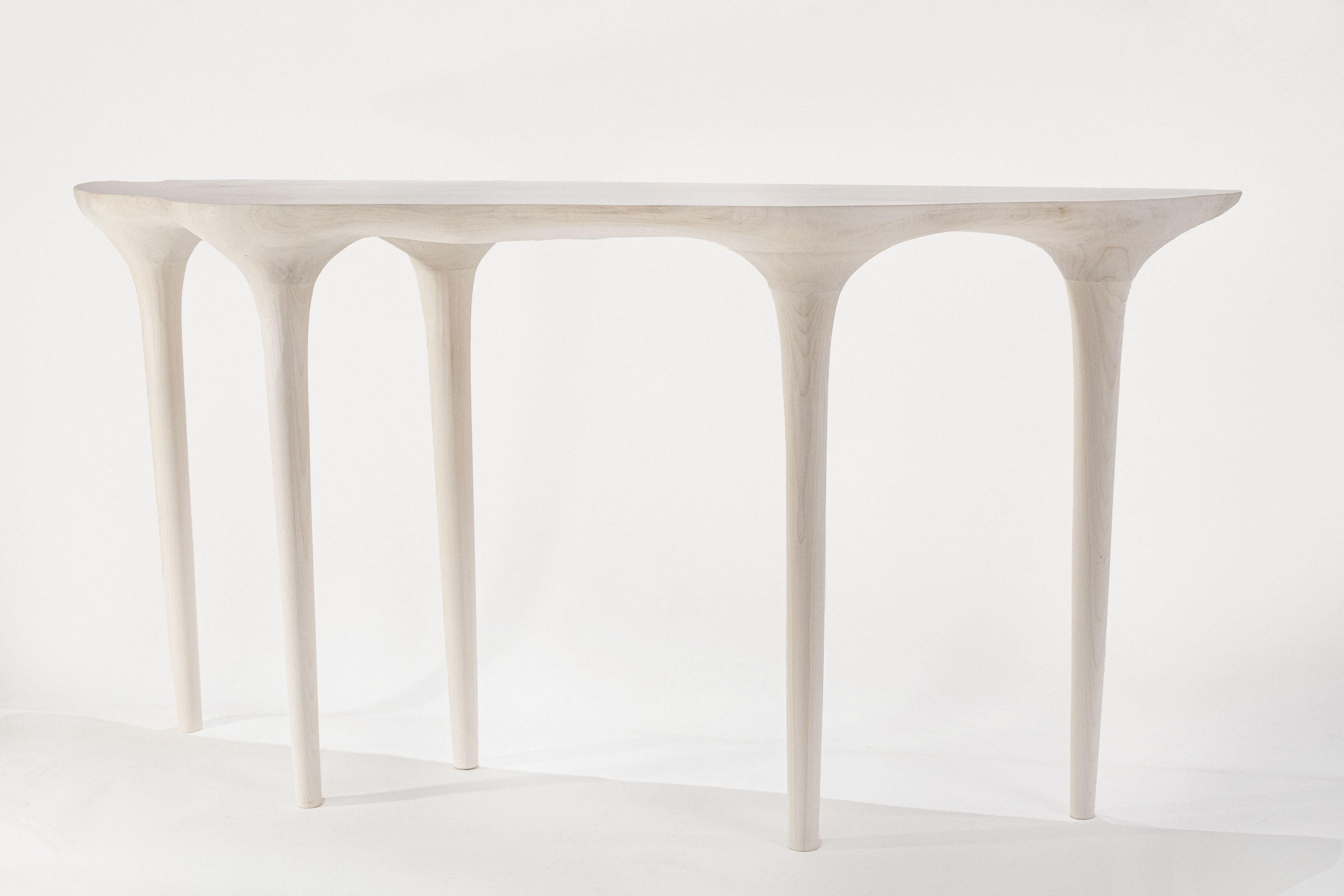 Contemporary sculpted wood Scales White Console table In New Condition For Sale In 1204, CH