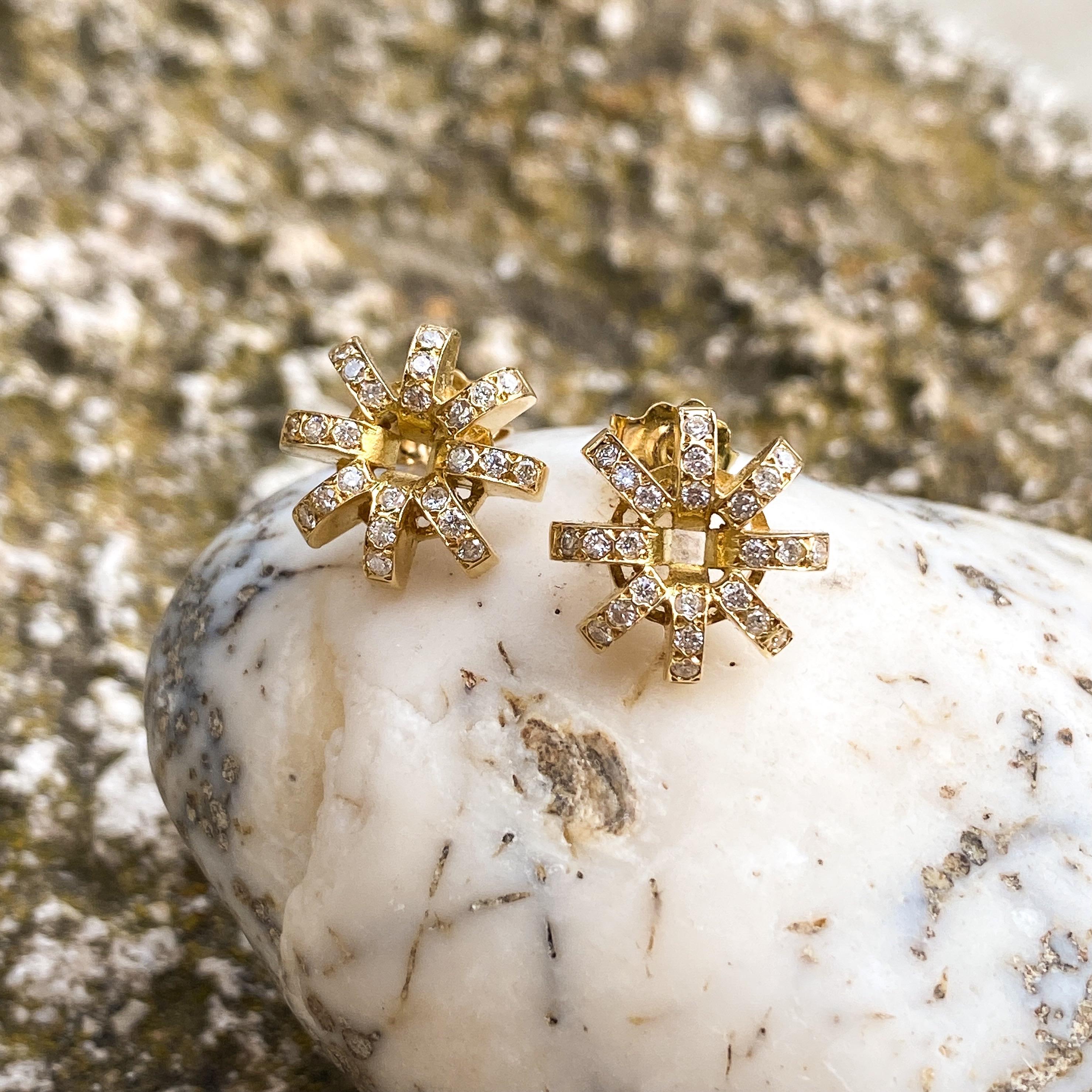 Brilliant Cut Contemporary Sculptural 18K Yellow Gold and White Diamond Flower Stud Earrings  For Sale