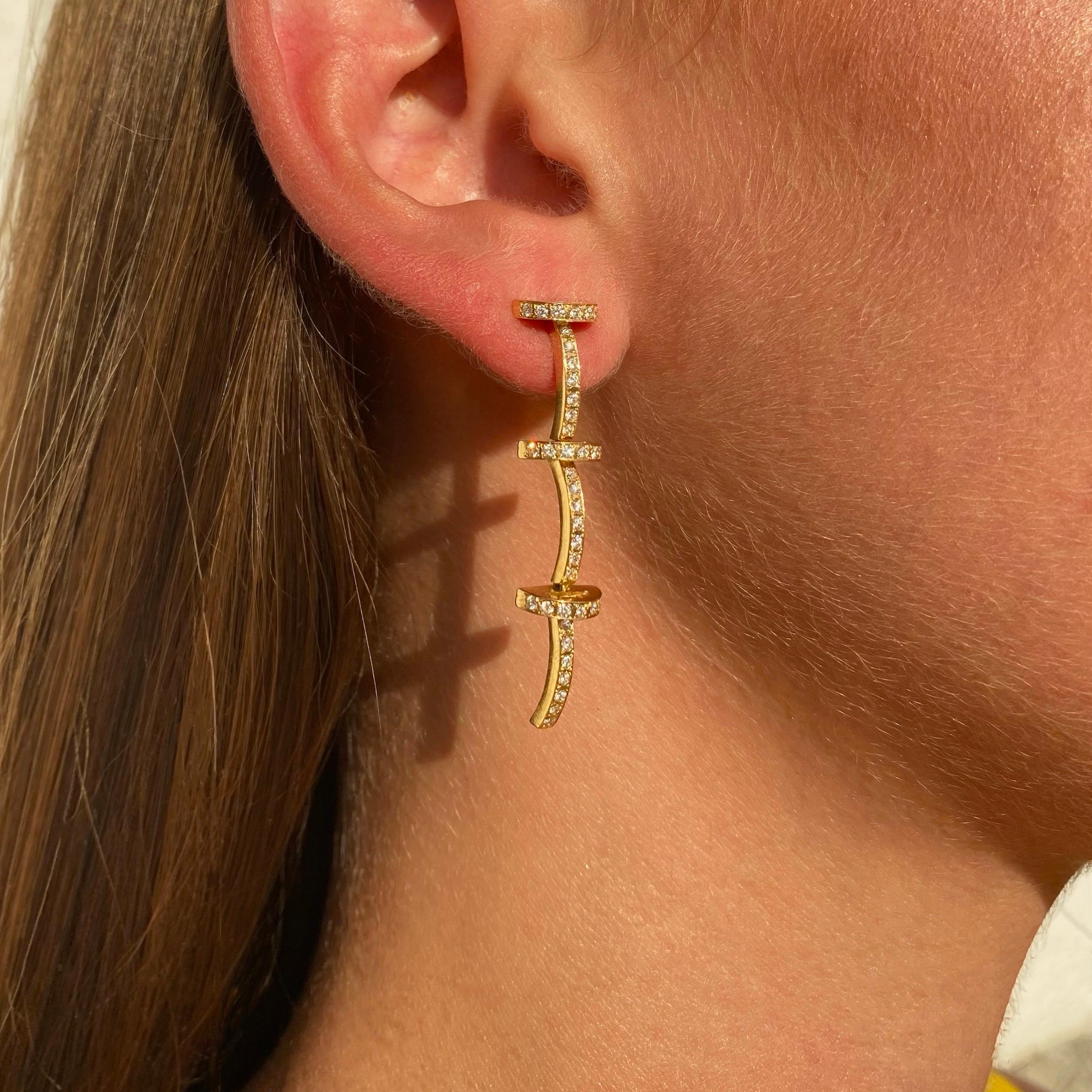 Contemporary Sculptural 18K Yellow Gold and White Diamond Long T Drop Earrings In New Condition For Sale In Nicosia, CY