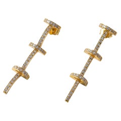 Longues boucles d'oreilles contemporaines sculpturales en forme de T en or jaune 18 carats et diamants blancs