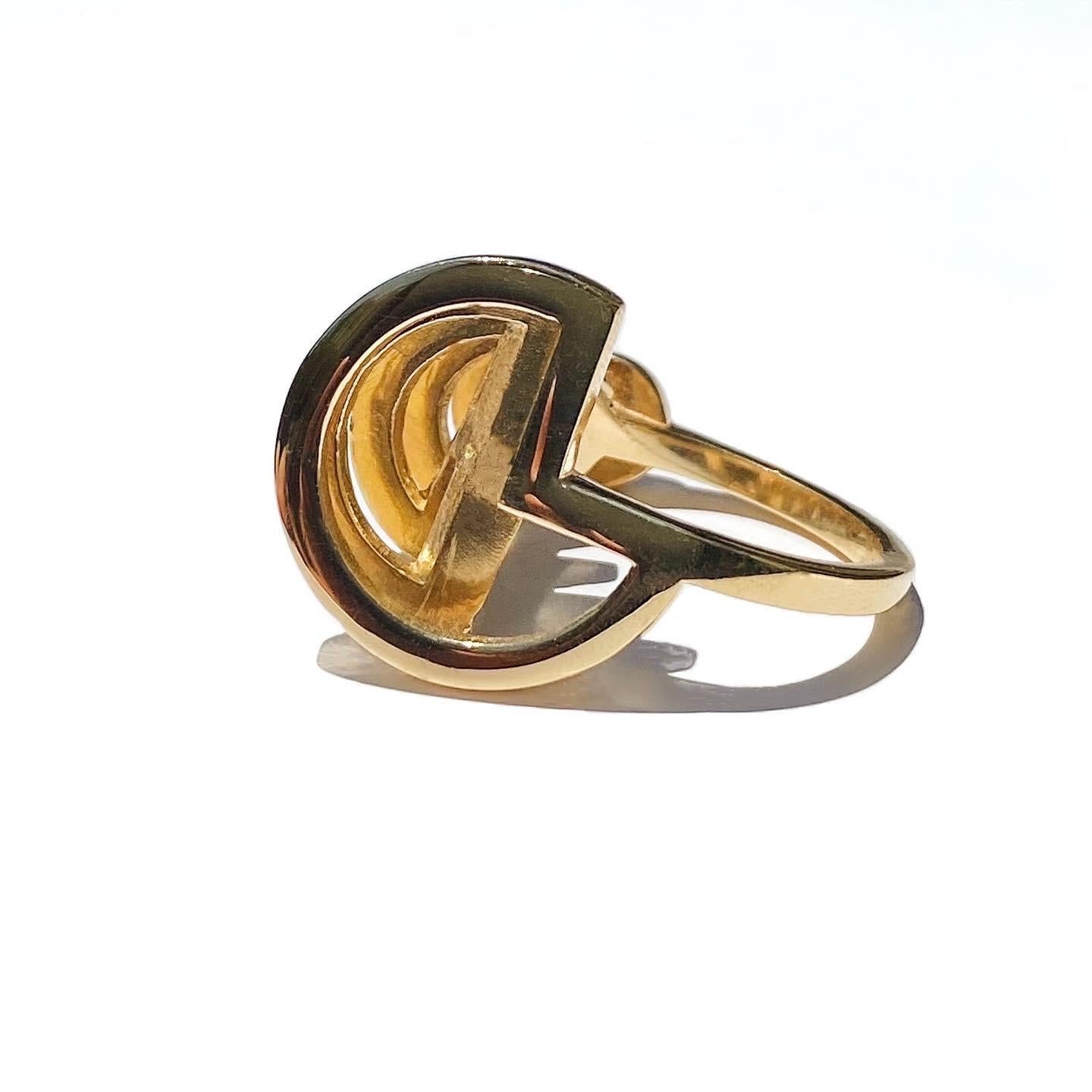 Contemporáneo, Escultural Anillo de Diamantes Blancos de Oro Amarillo de 18k, Anillo de Diamantes Moderno en Nuevo estado para la venta en Nicosia, CY