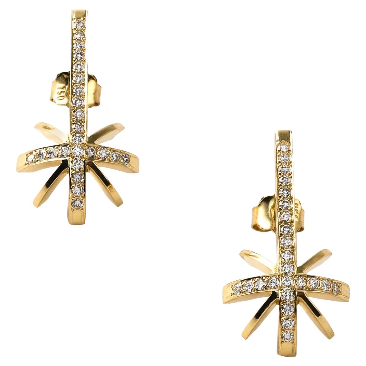 Boucles d'oreilles sculpturales contemporaines en forme d'étoile de chasse en or jaune 18 carats et diamants blancs