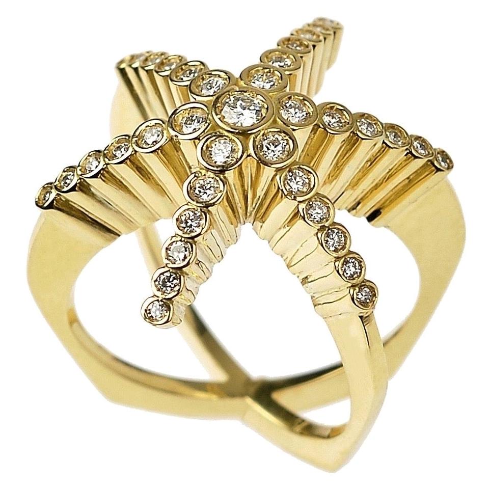 Contemporary, Sculptural 18K Yellow Gold & White Diamond Six Pointed Star Ring For Sale