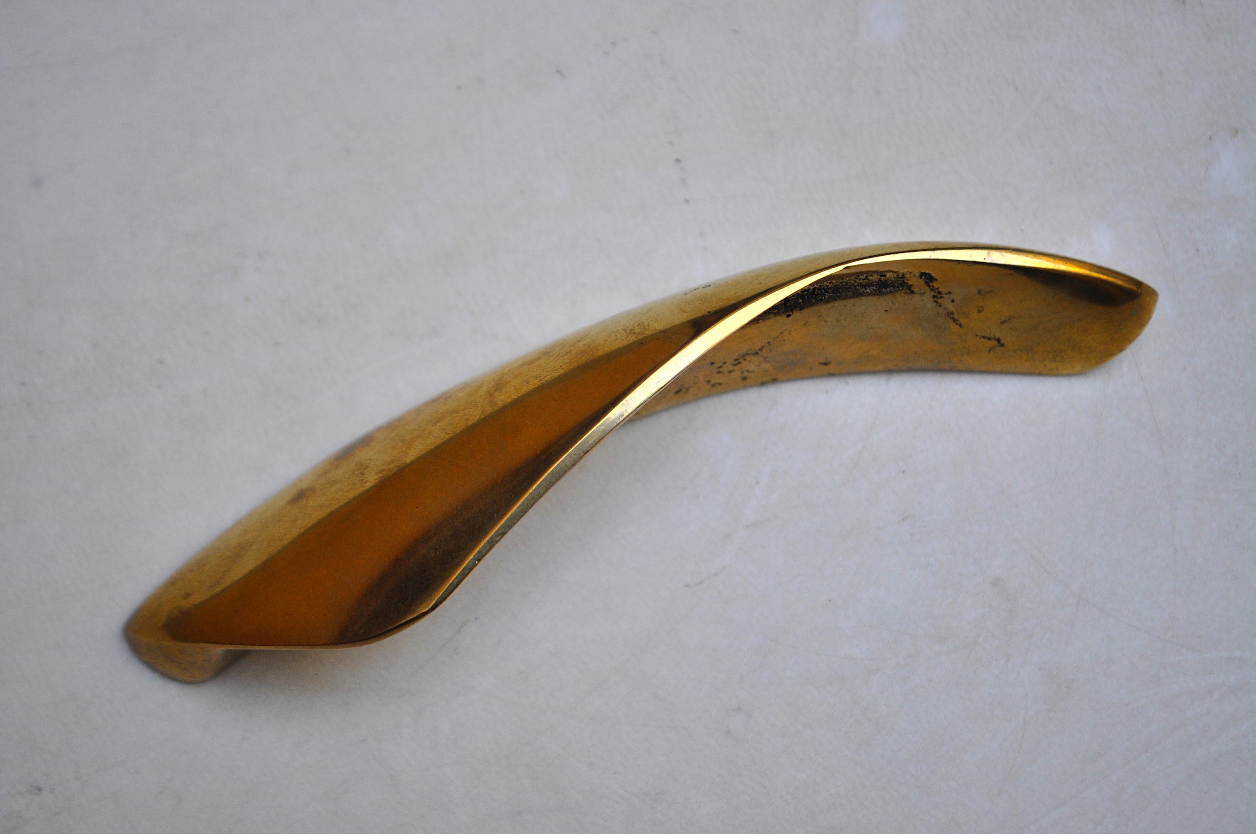 Contemporary Sculptural Bronze Handle, Anan, Cast in French Sand Molds For Sale 2