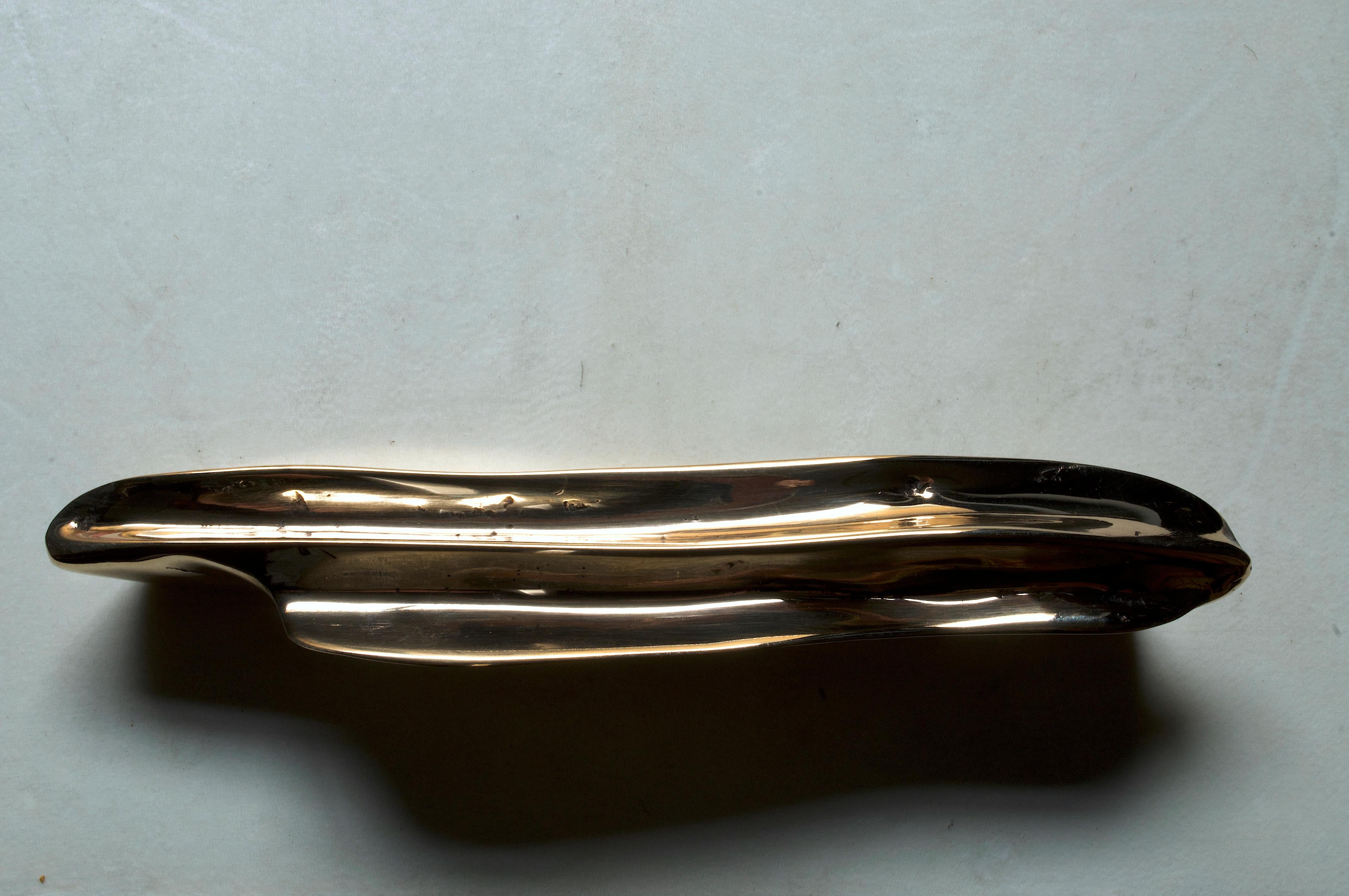 Contemporary Sculptural Bronze Handle 'Kikle' Cast in French Sand Molds im Zustand „Neu“ im Angebot in Milan, Lombardy