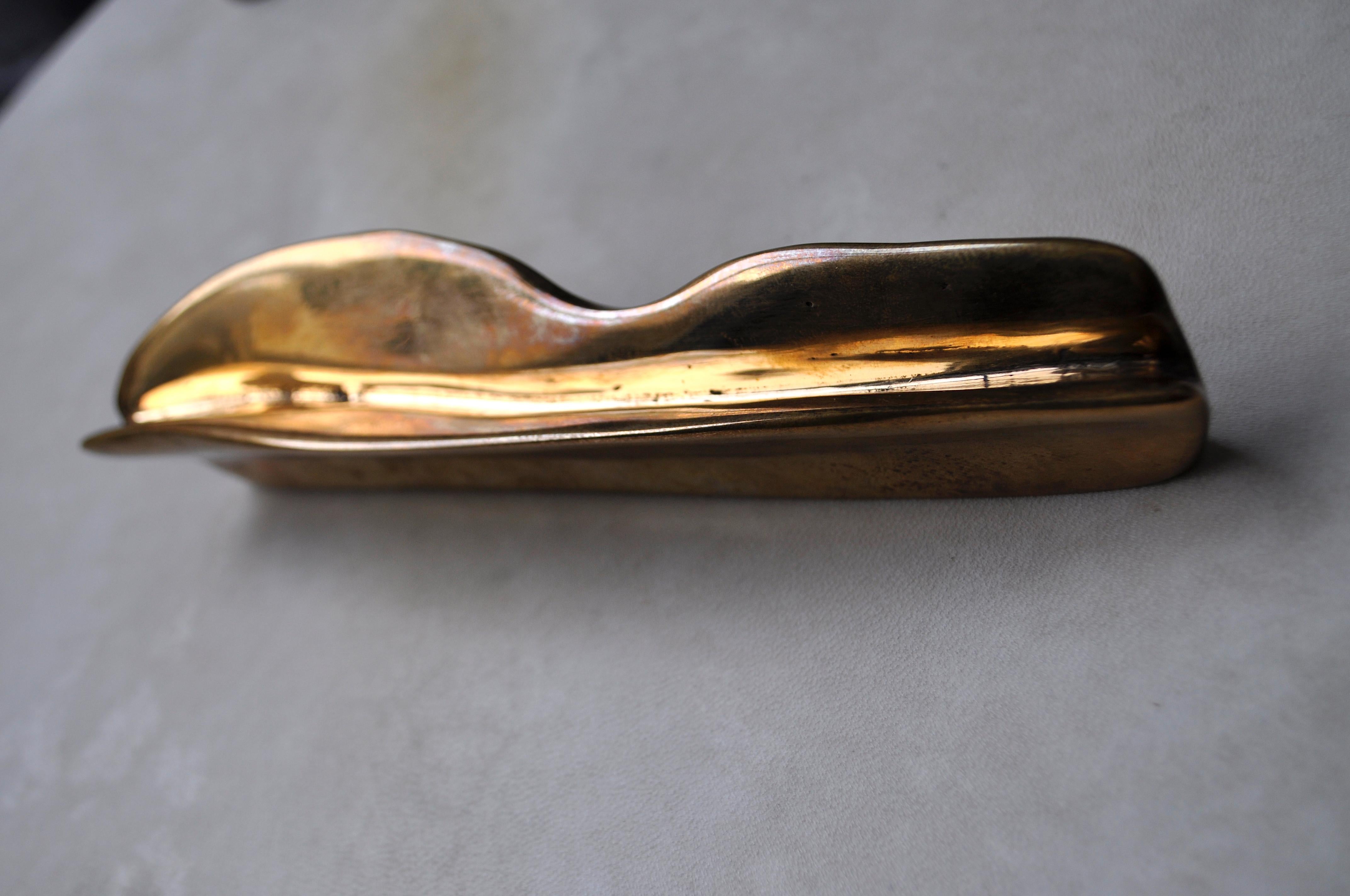 Contemporary Sculptural Bronze Handle 'Tanis' Cast in French Sand Molds In New Condition For Sale In Milan, Lombardy