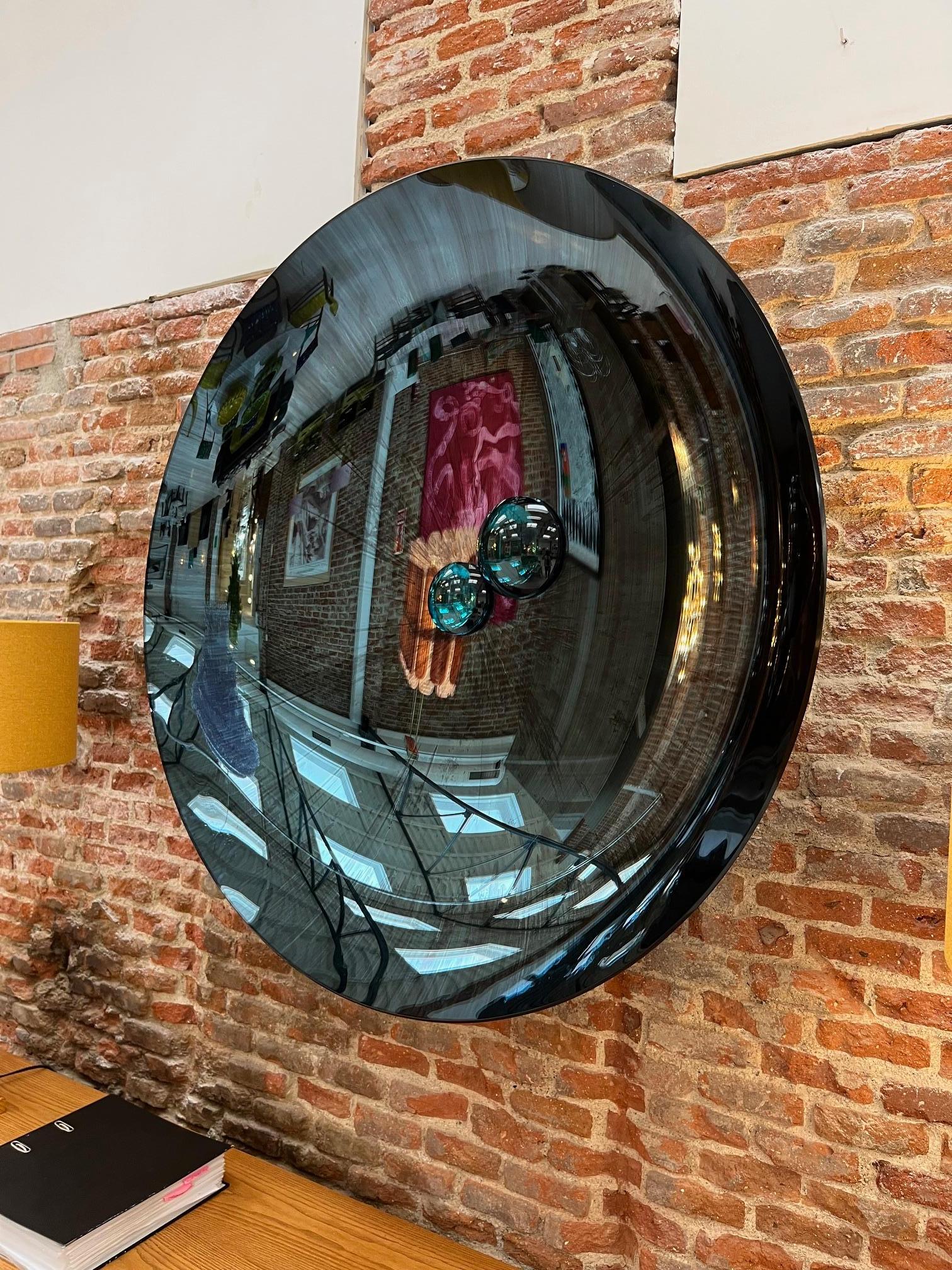 Espejo Redondo Cóncavo Escultórico Contemporáneo en Azul, Fabricado en Francia en venta 2