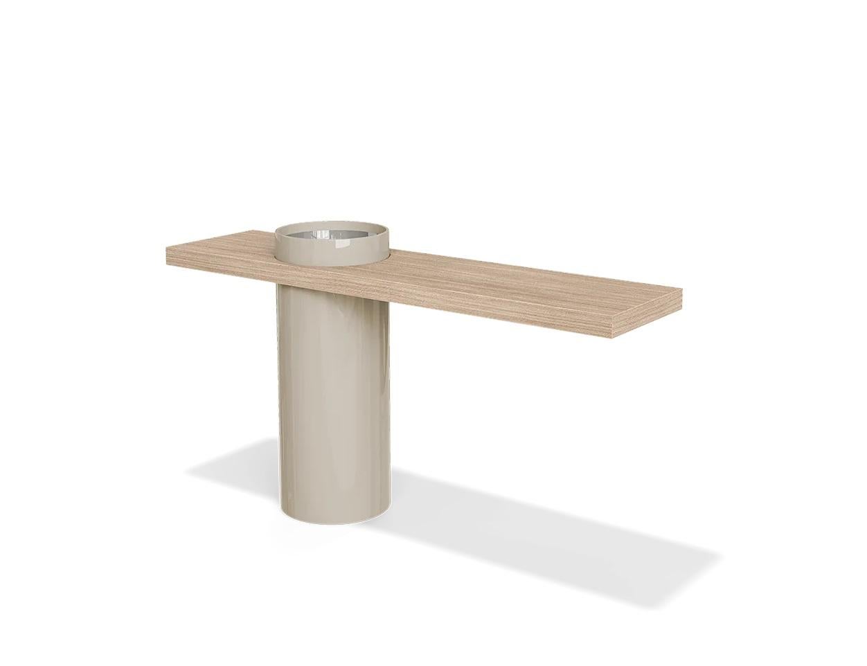 Consola Escultórica Contemporánea: Base cilíndrica de alto brillo y tapa de nogal mate Minimalista en venta