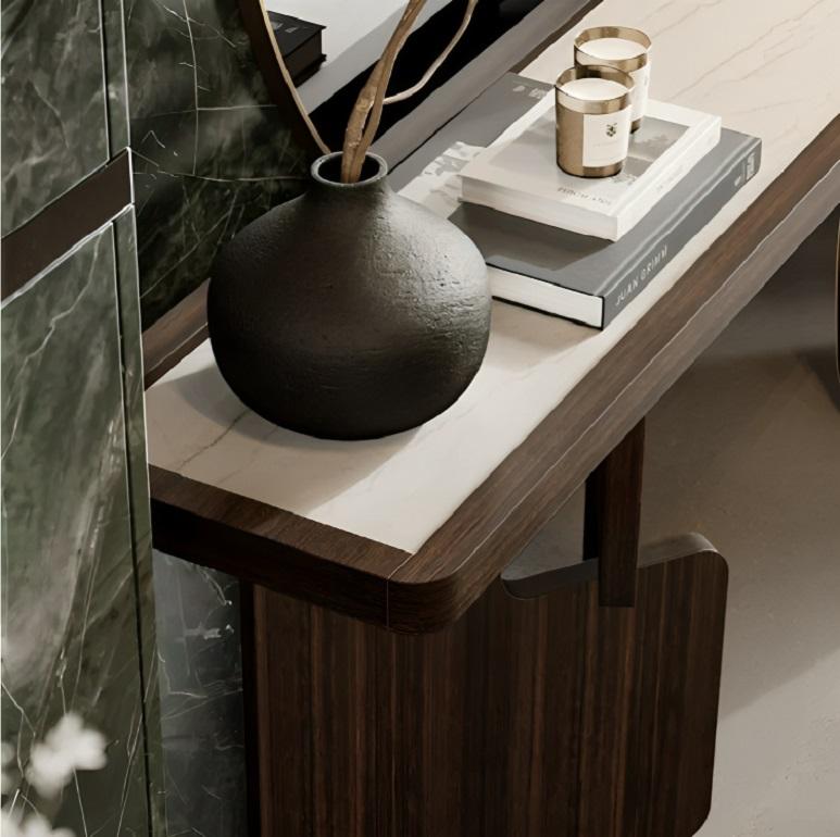 Consola Escultural Contemporánea de Madera de Roble con Tapa de Cerámica Hecho a mano en venta