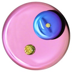 Specchio scultoreo contemporaneo concavo francese in vetro rosa