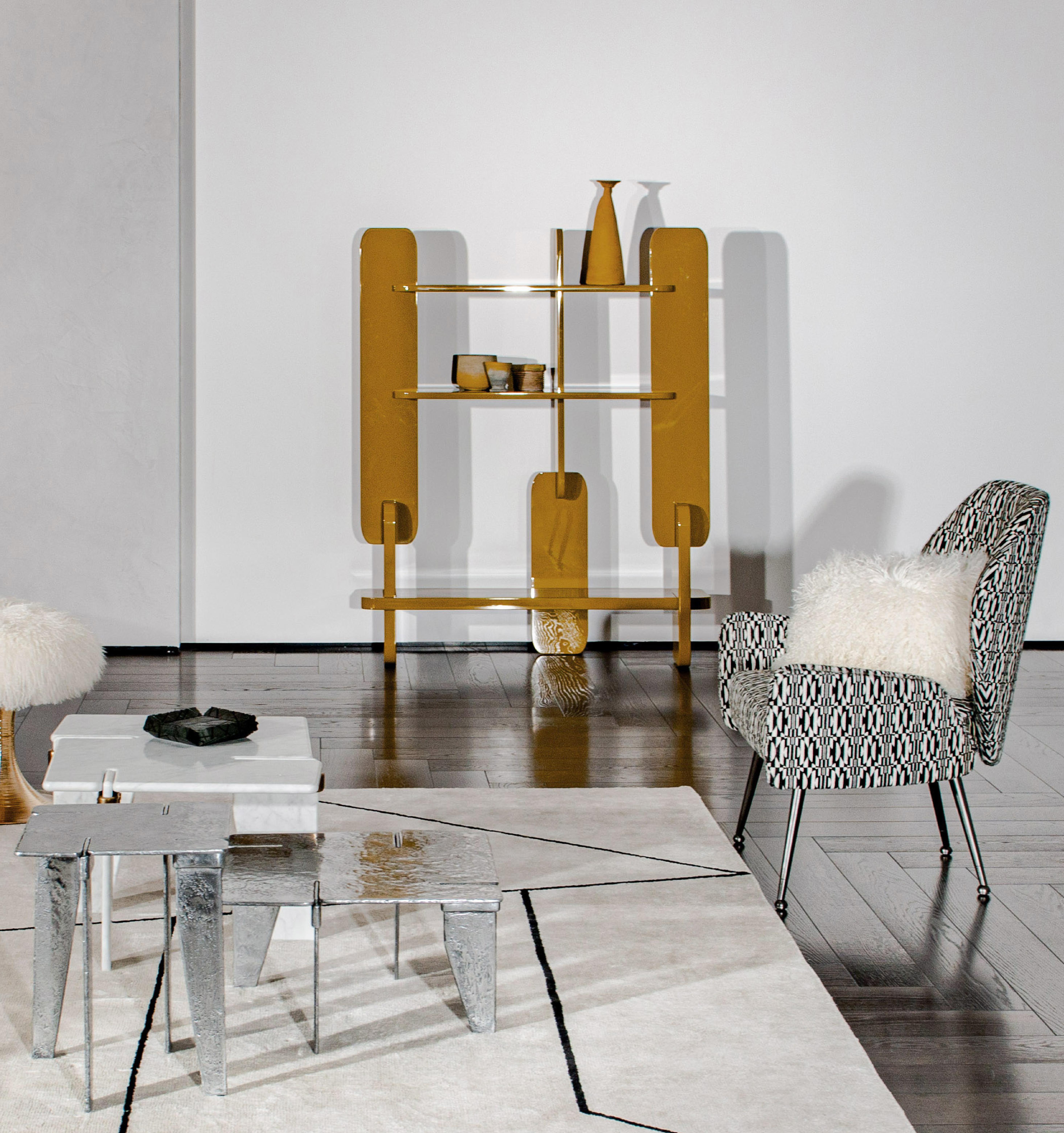 Moderne  Table d'appoint contemporaine sculpturale par HESSENTIA en fonte d'aluminium, véritable Meta. en vente