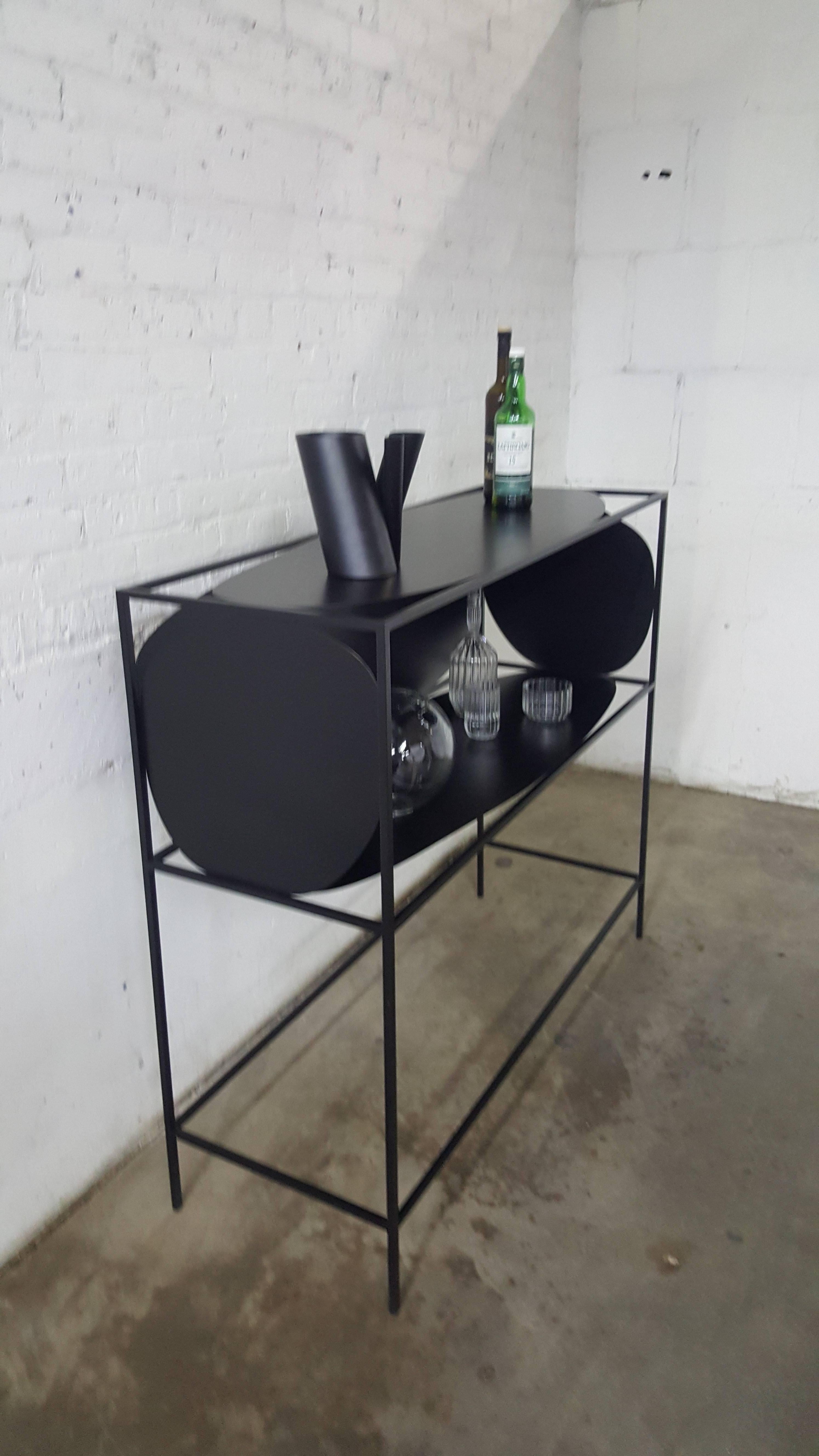 Acier Crédence contemporaine sculpturale en acier noir Buffet Bar Handcraft USA en vente