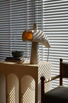 Lampada scultorea contemporanea in cemento sostenibile di James Haywood