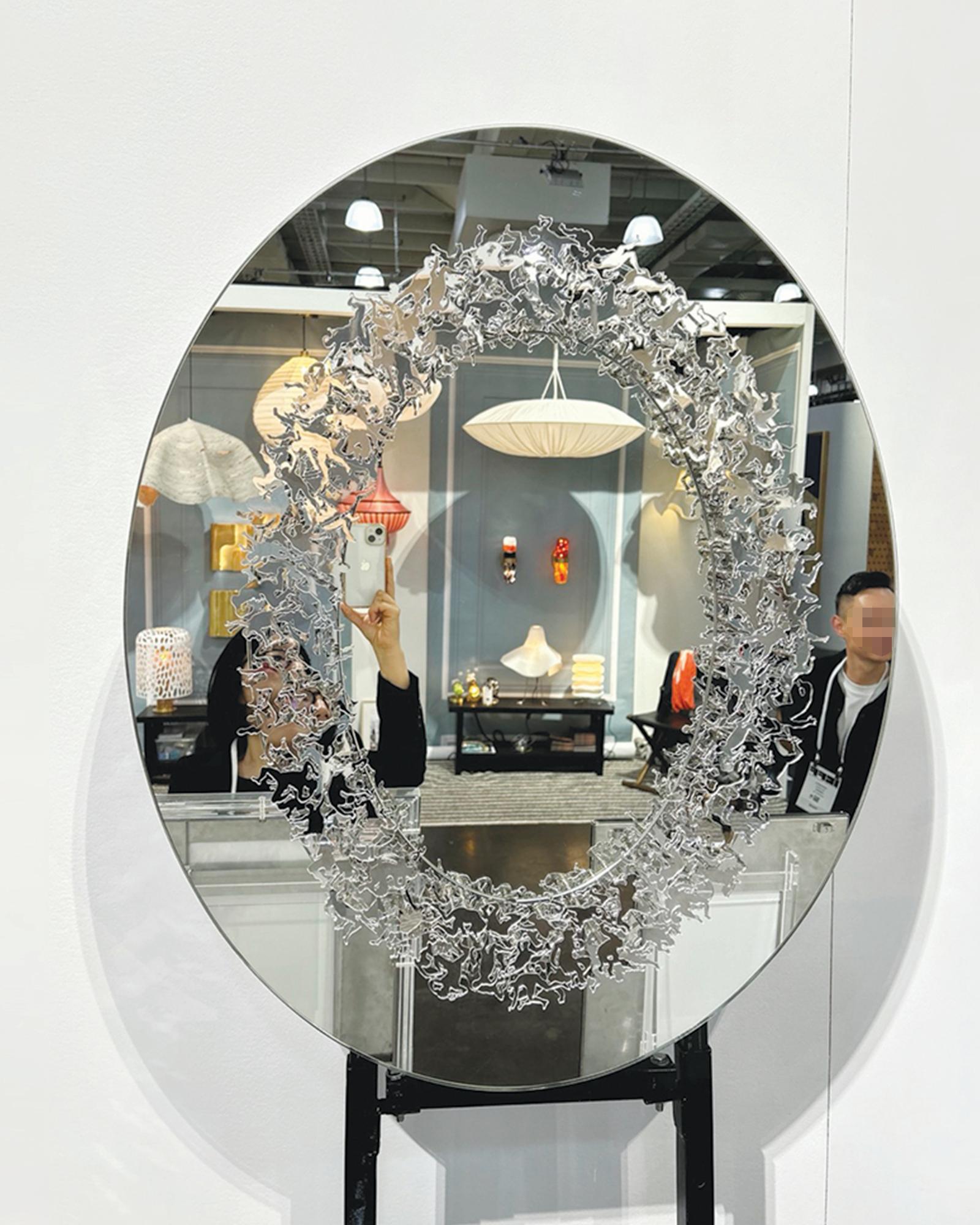 Choice Contemporary réimagine La chute des anges rebelles d'Andrea Commodi sous un angle contemporain et stimulant. Au lieu de dépeindre une punition ou une descente, l'œuvre envisage un univers où la dévotion transforme le destin, où les anges